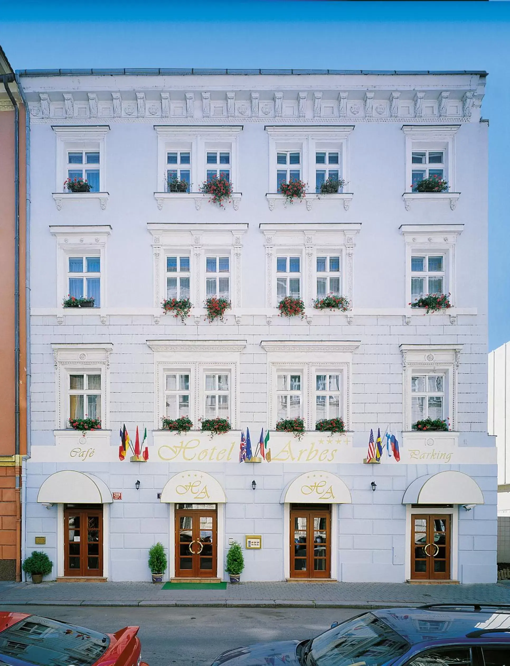 Facade/entrance, Property Building in Arbes