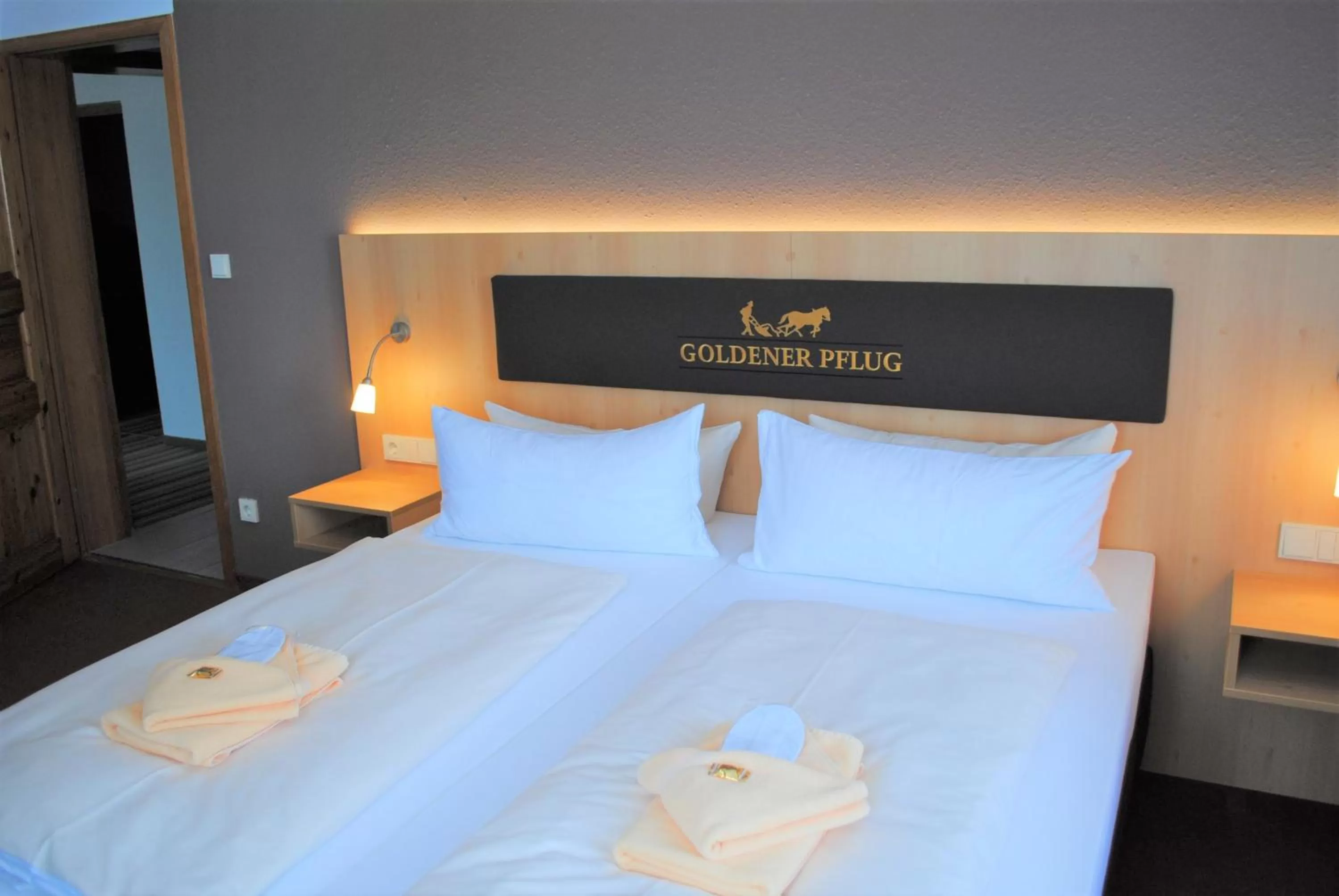 Bedroom, Bed in Landgasthof Goldener Pflug