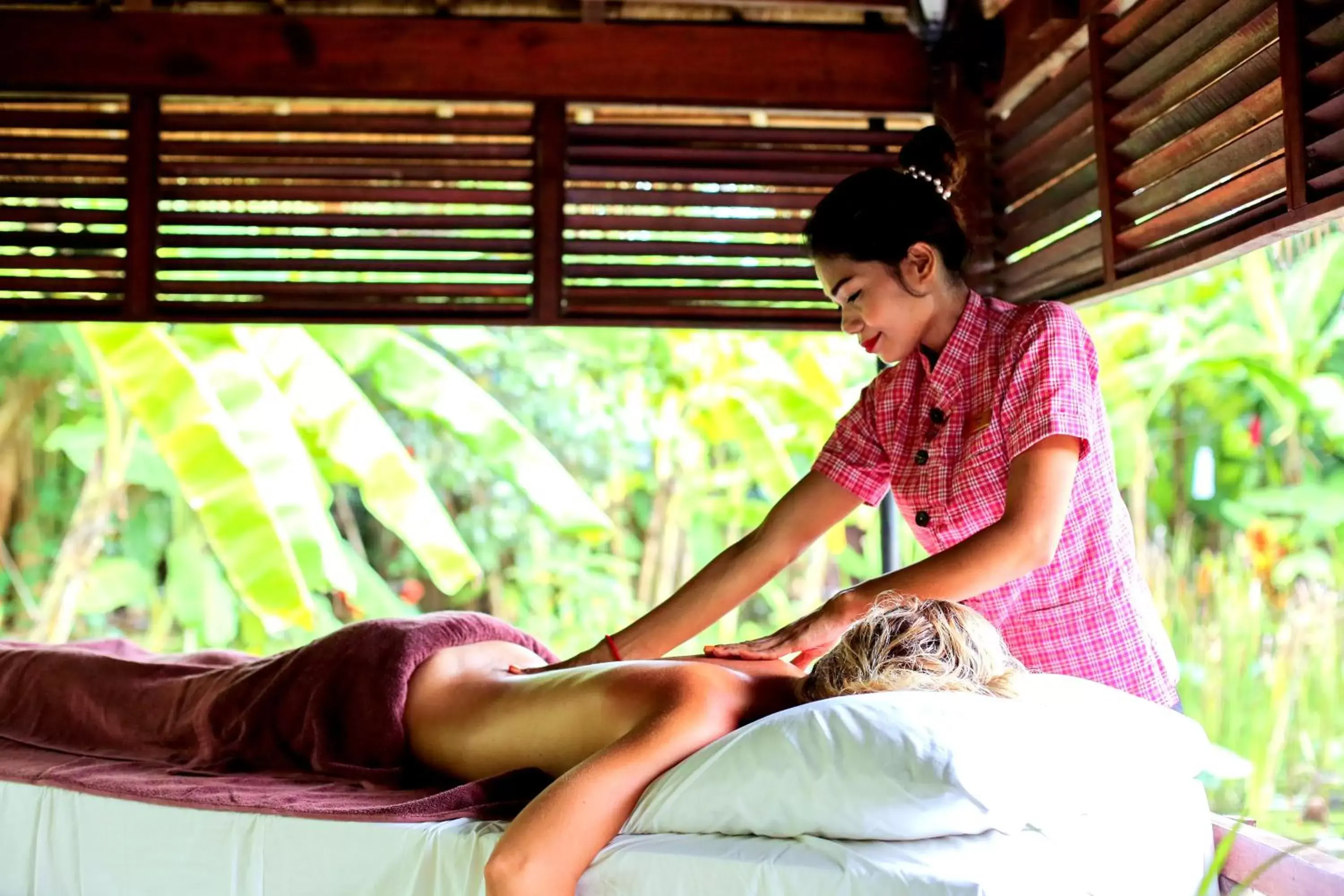Massage in Maisons Wat Kor