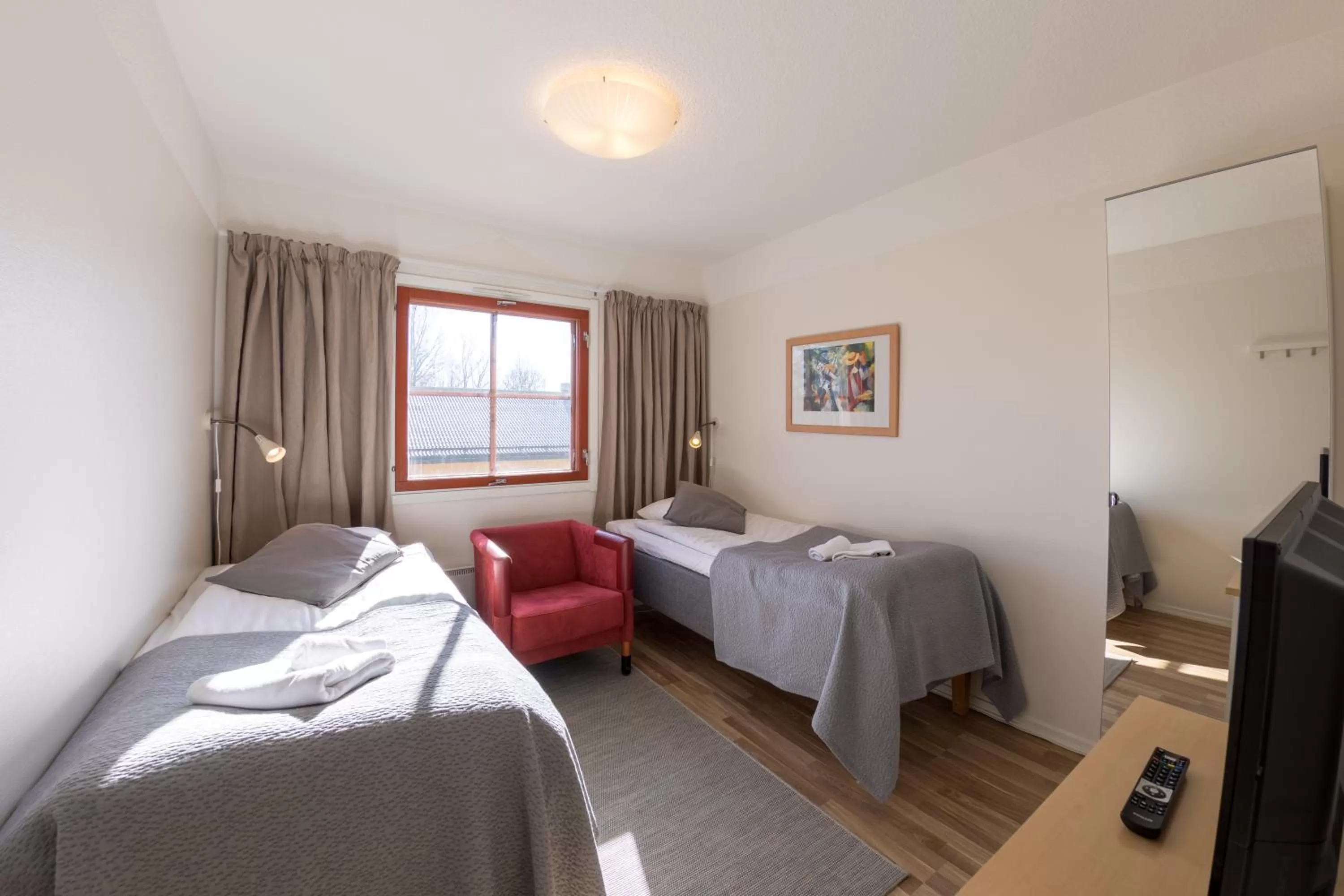 Photo of the whole room in Hotelli Uninen Tampere