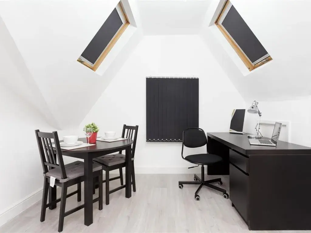 Two-Bedroom Superior Apartment in Live in Leeds Grange Apartments Two-Bedroom Superior Apartment in Live in Leeds Grange Apartments