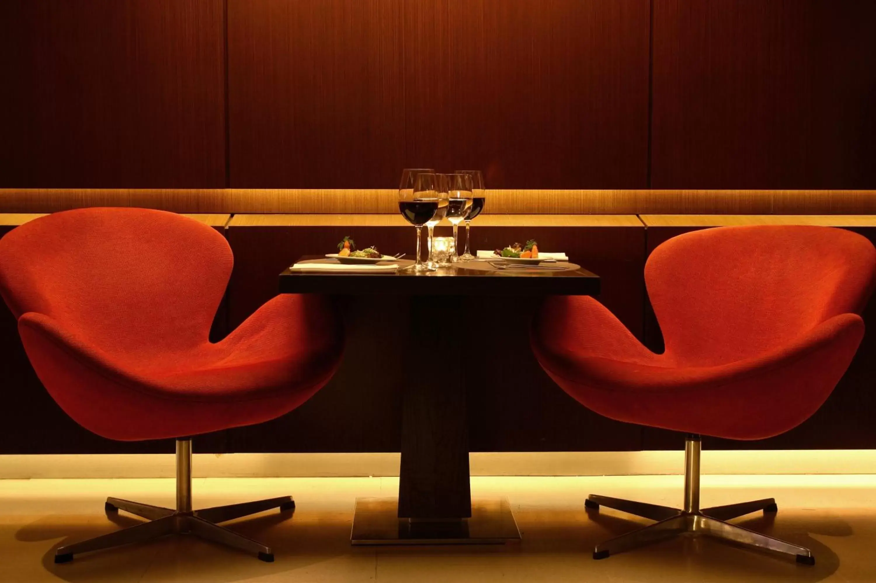 Lounge or bar, Seating Area in Hotel Madero Buenos Aires