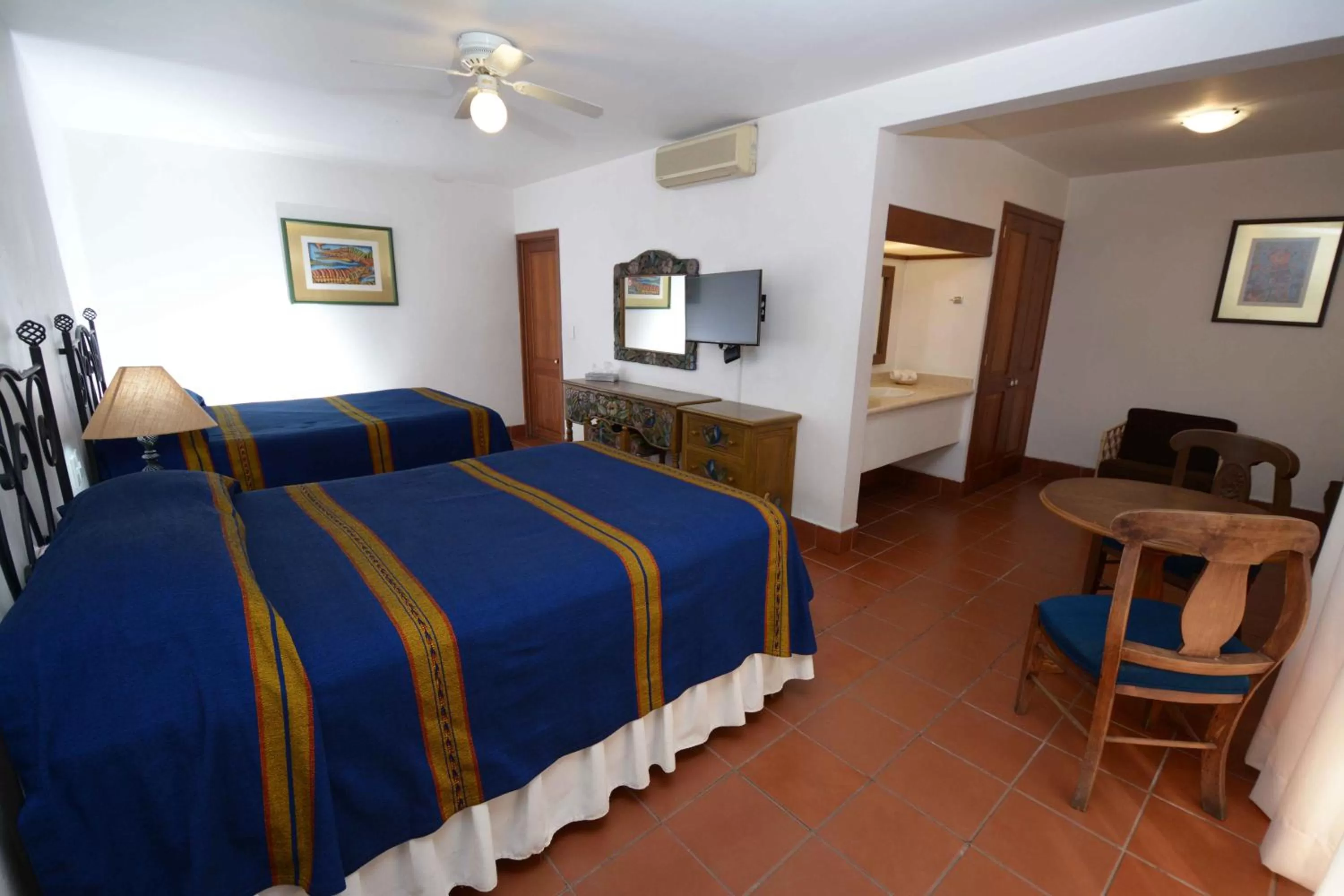 Photo of the whole room, Bed in Hotel Hacienda