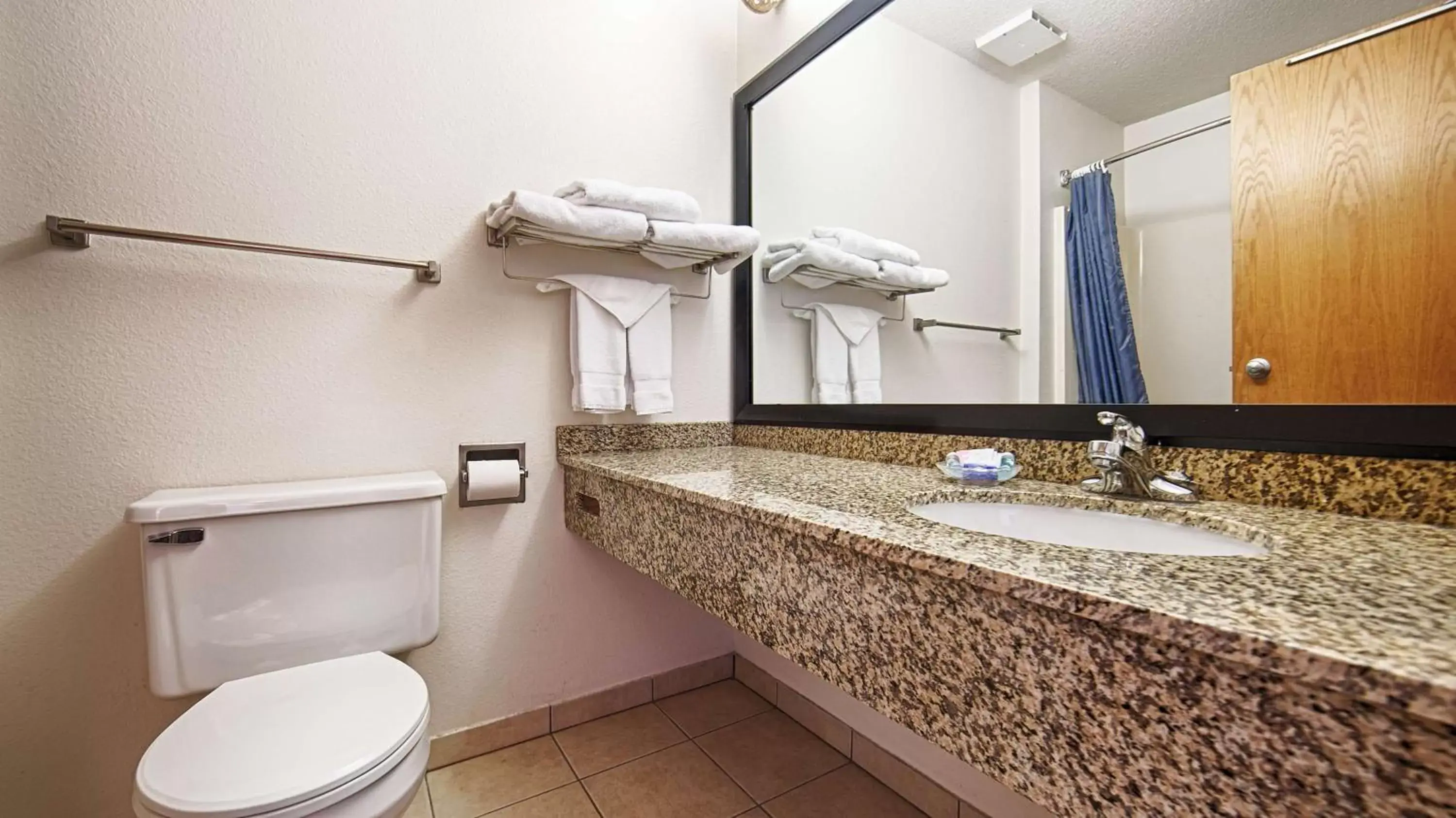 Photo of the whole room, Bathroom in Best Western Of Huron