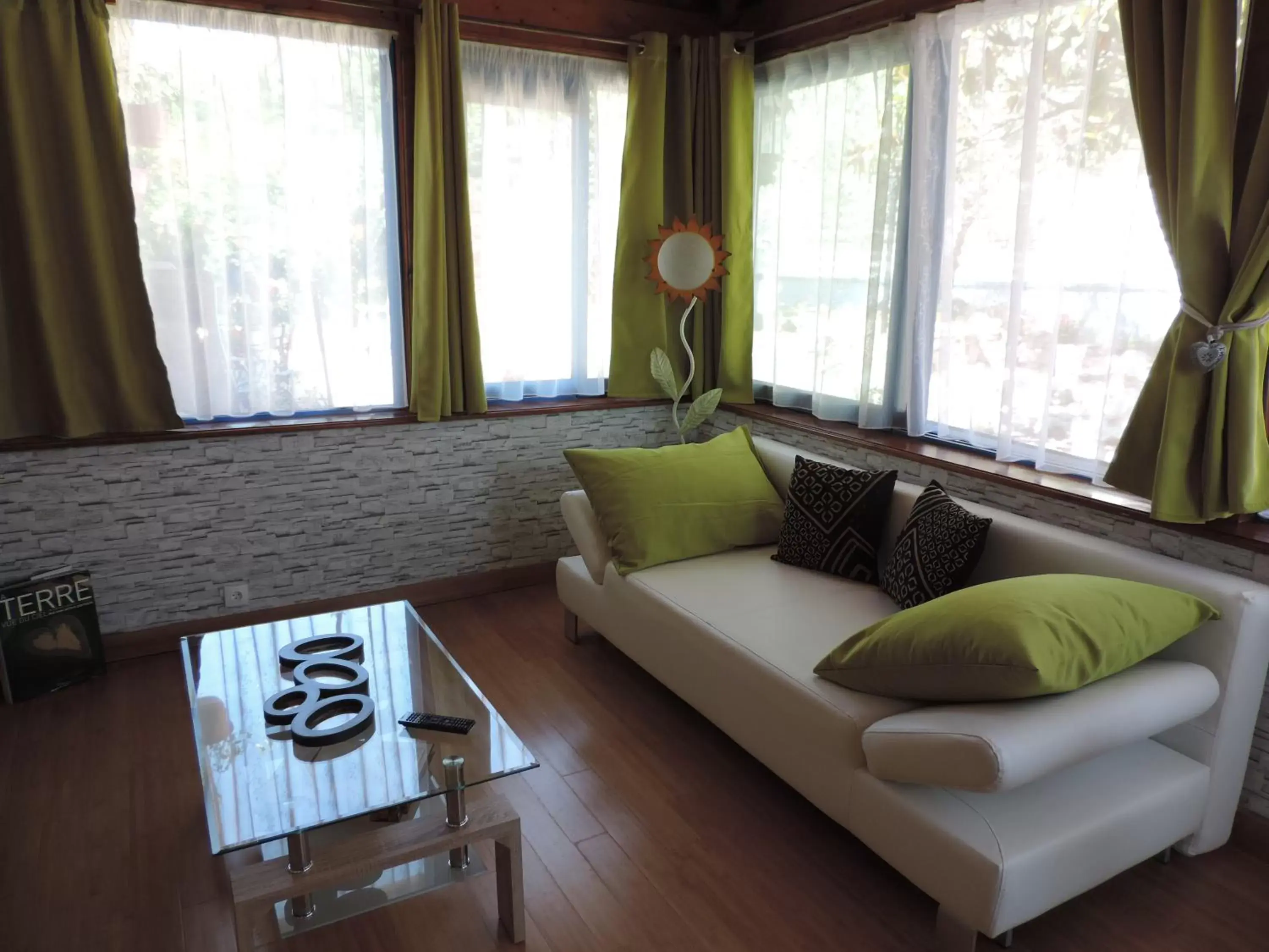 Living room, Seating Area in Chez Papy et Mamy