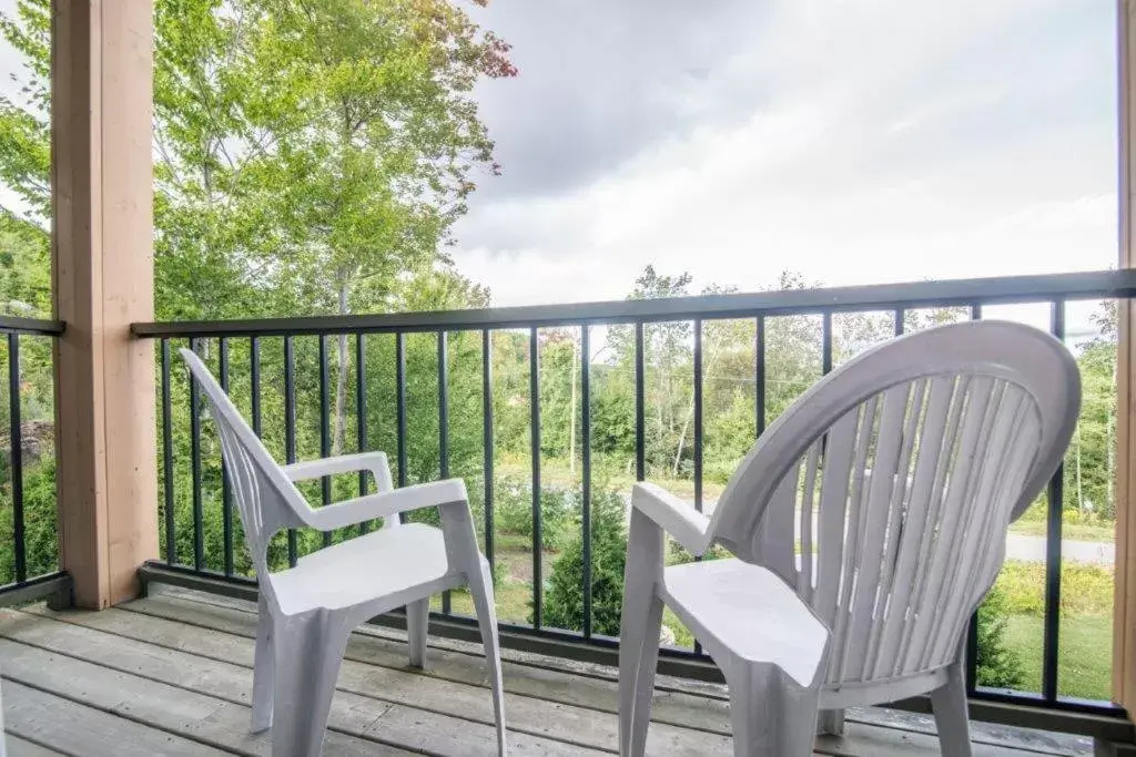 Balcony/Terrace in Auberge du Lac Morency