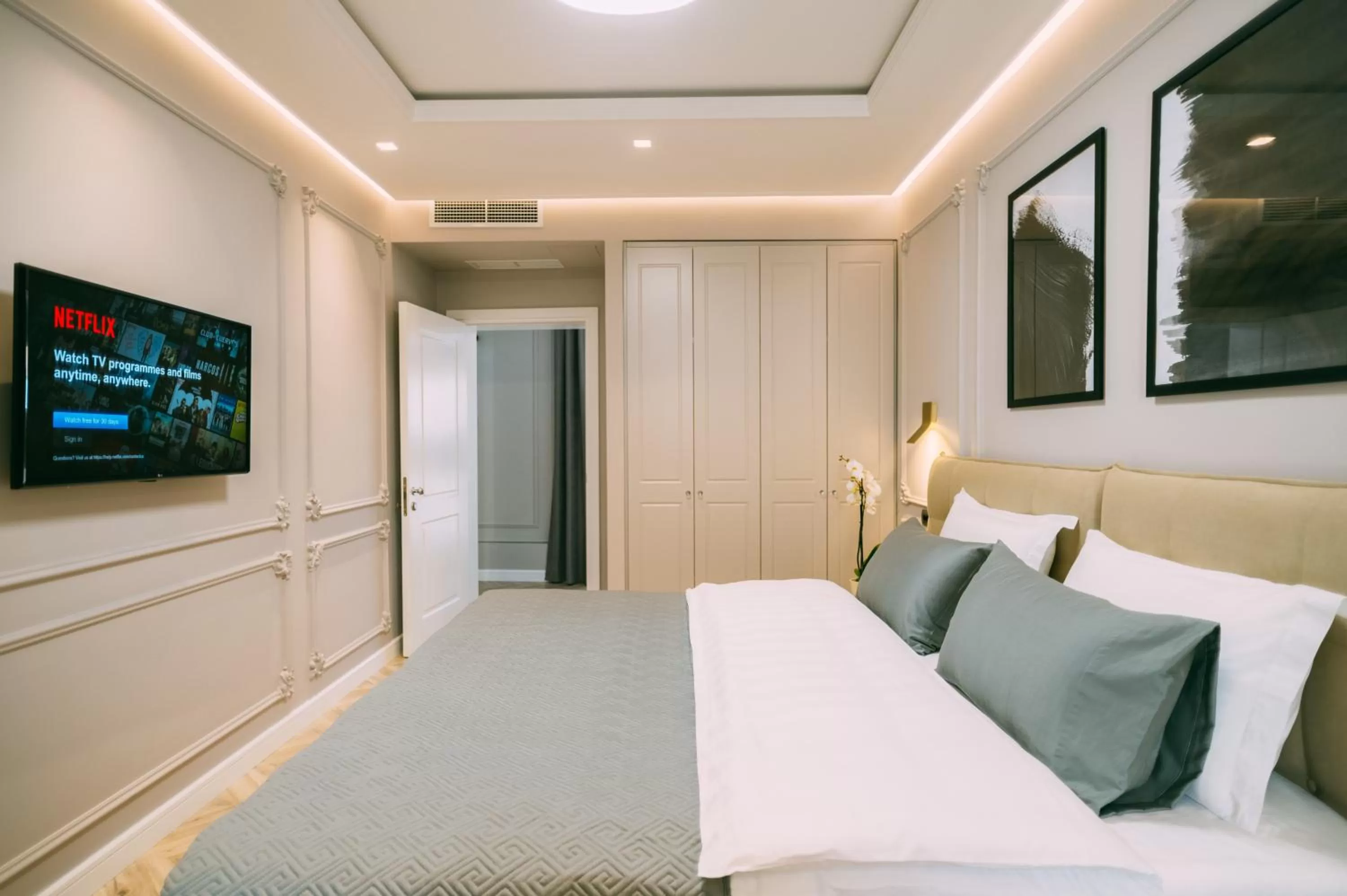 Bed in Hotel Stela Center