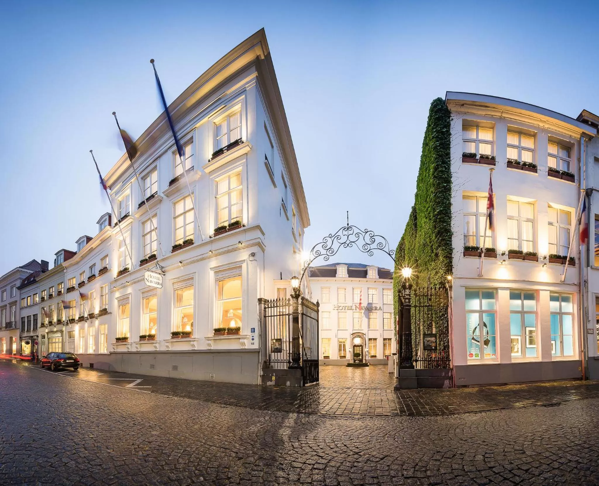 Property building in Hotel Navarra Brugge