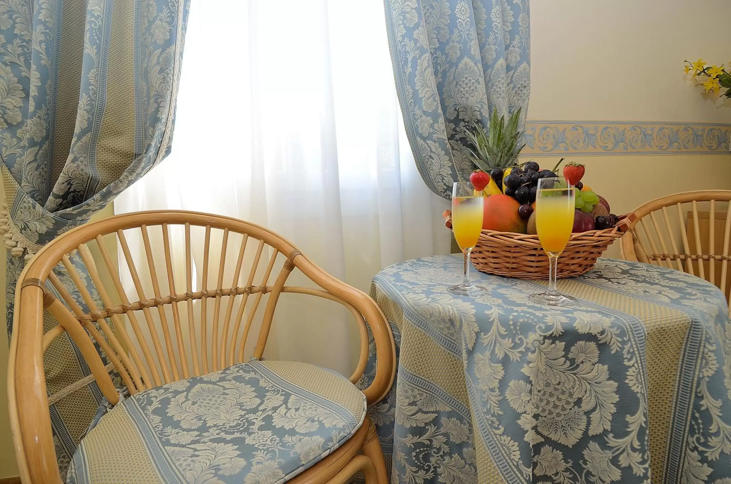 Non alcoholic drinks, Seating Area in Villa Angelica