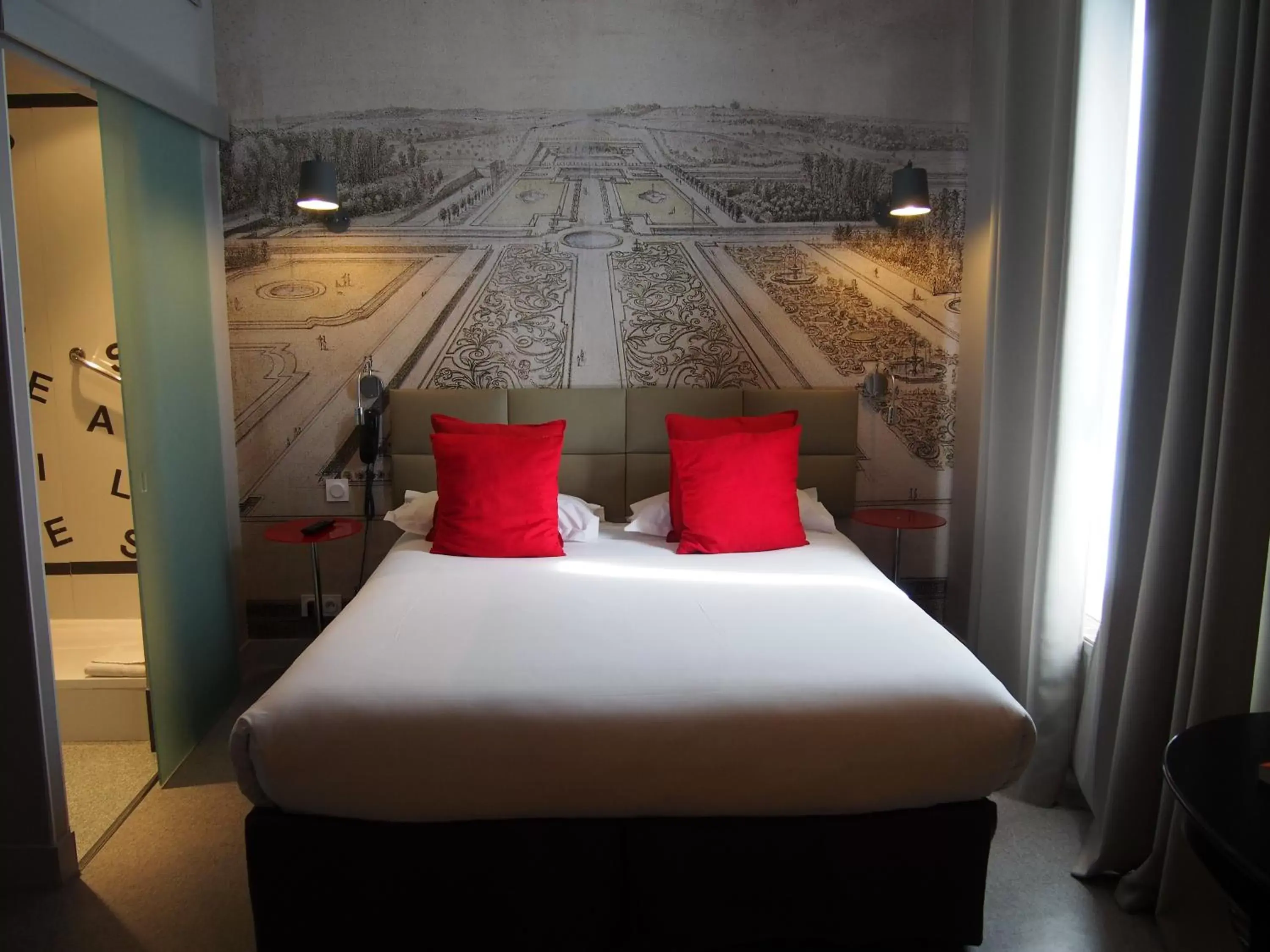 Bed in Porte de Versailles Hotel