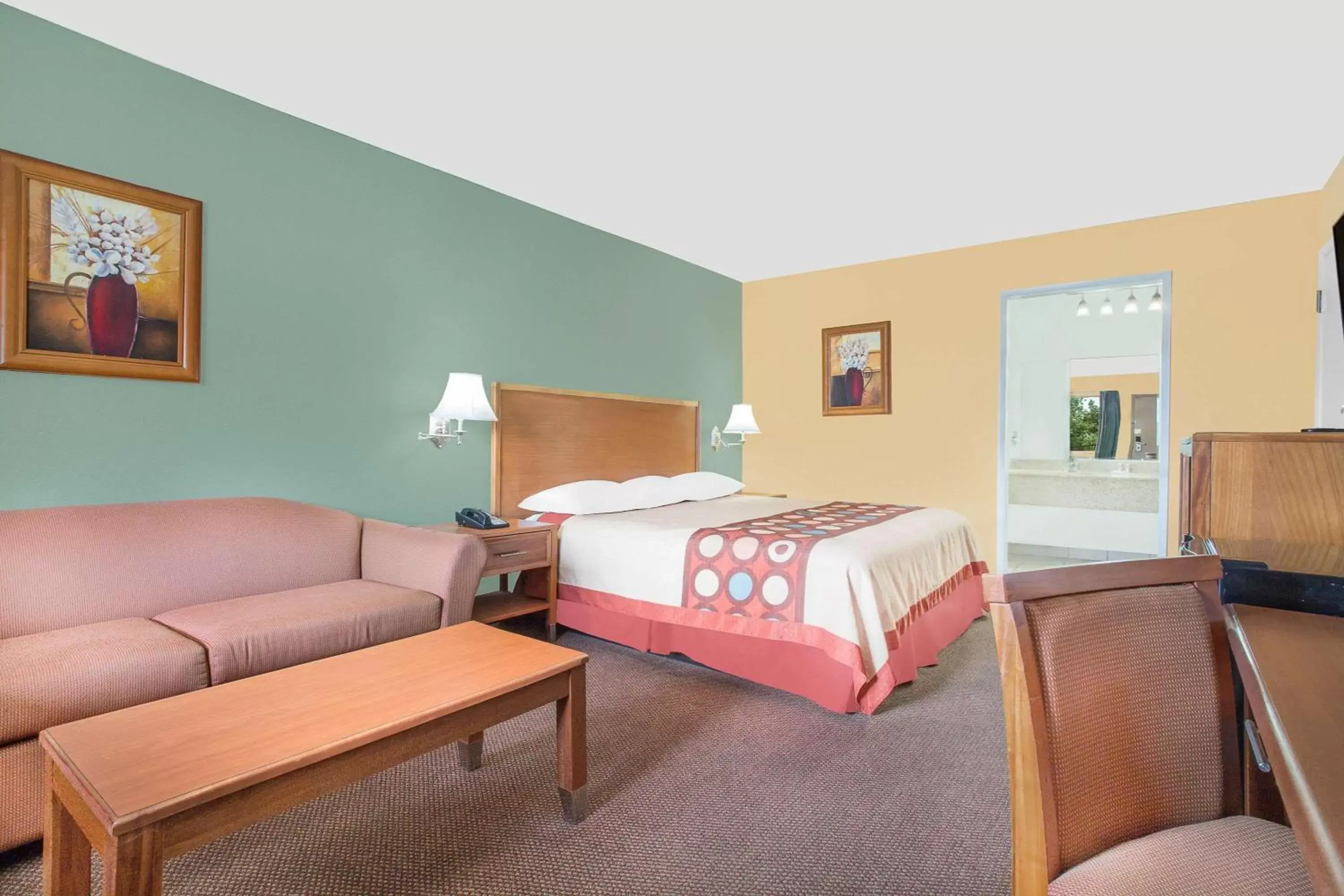 Photo of the whole room, Bed in Super 8 by Wyndham St. George UT