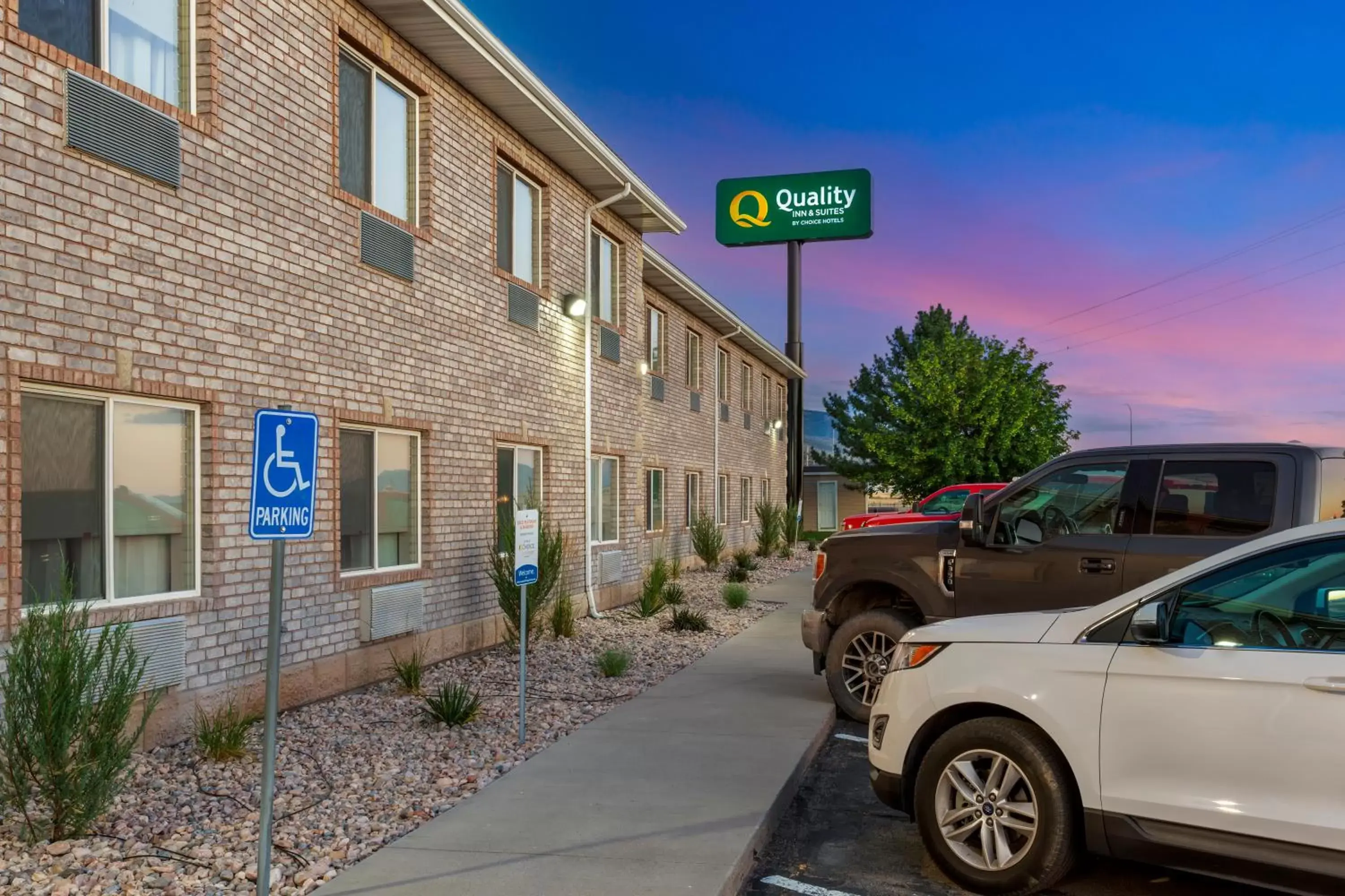Property Building in Quality Inn & Suites Fillmore I-15