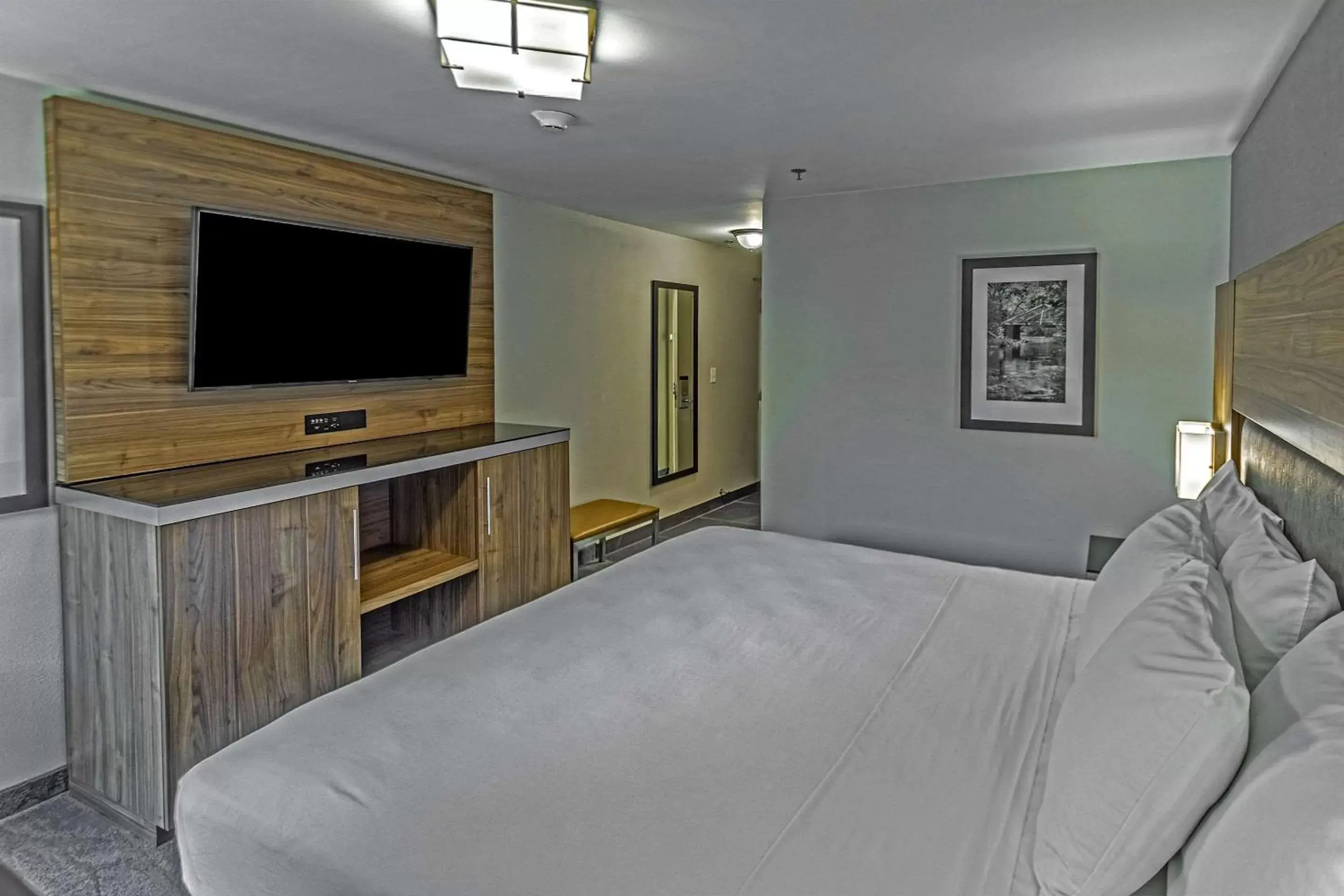 Bed in The Penn Stroud, Stroudsburg - Poconos, Ascend Hotel Collection