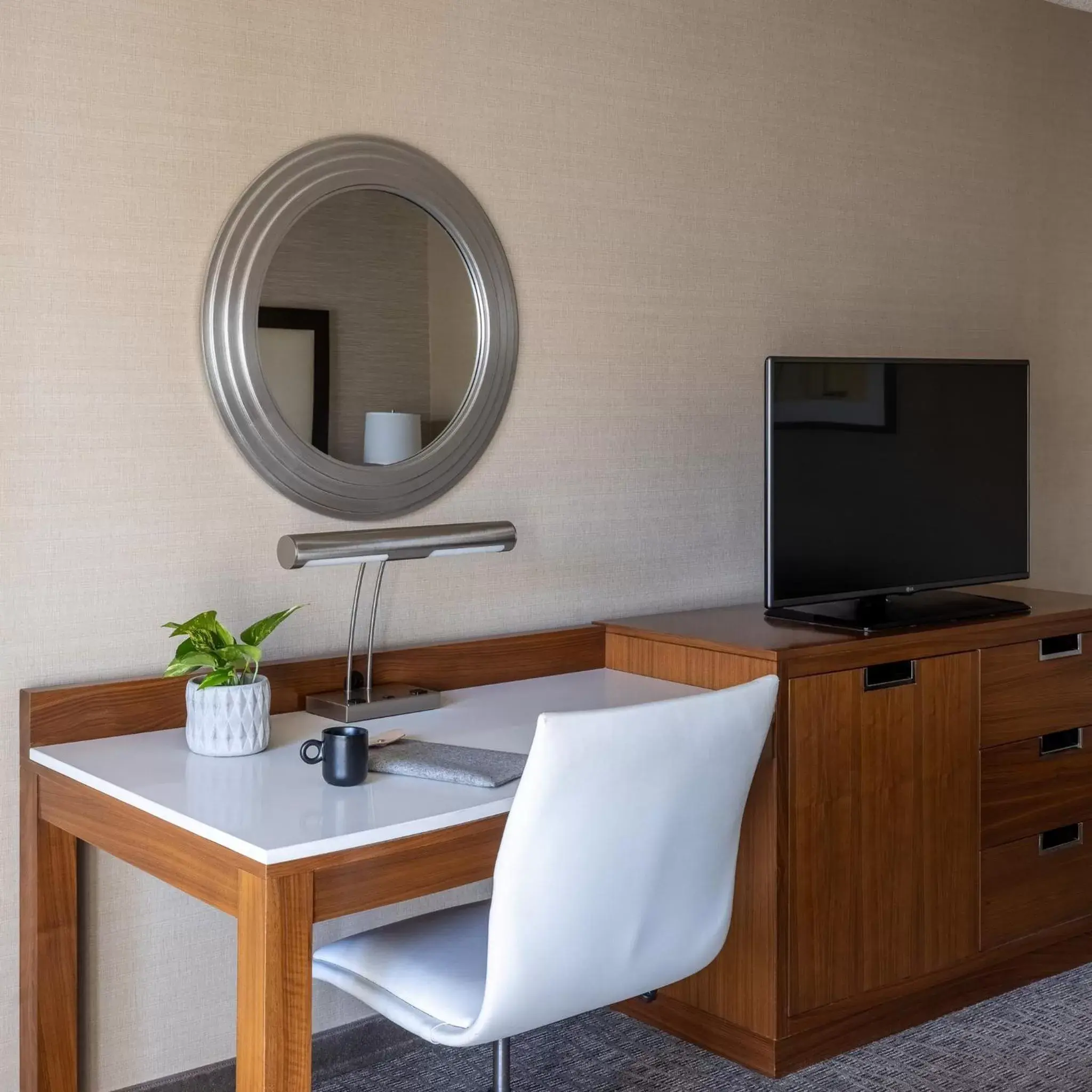 Photo of the whole room, Bathroom in Crowne Plaza Phoenix - Chandler Golf Resort, an IHG Hotel