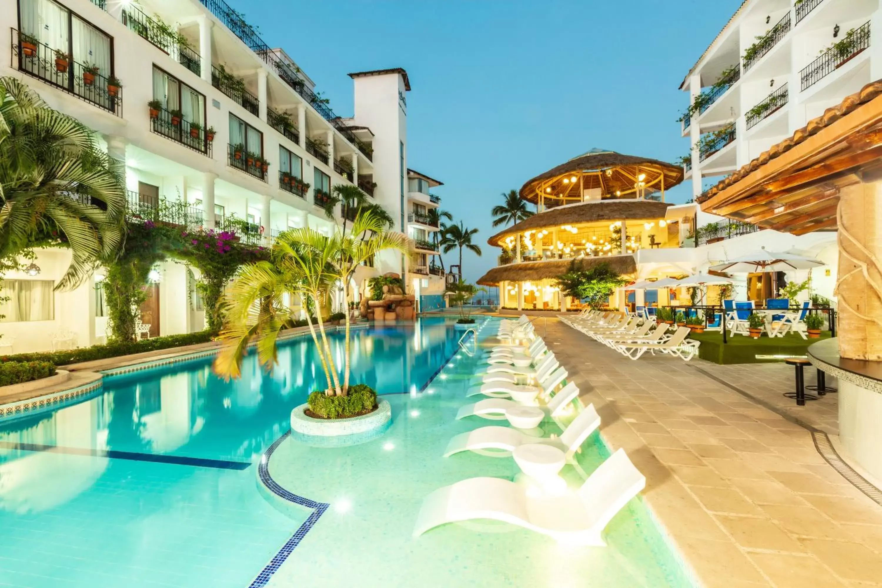 Swimming Pool in Playa Los Arcos