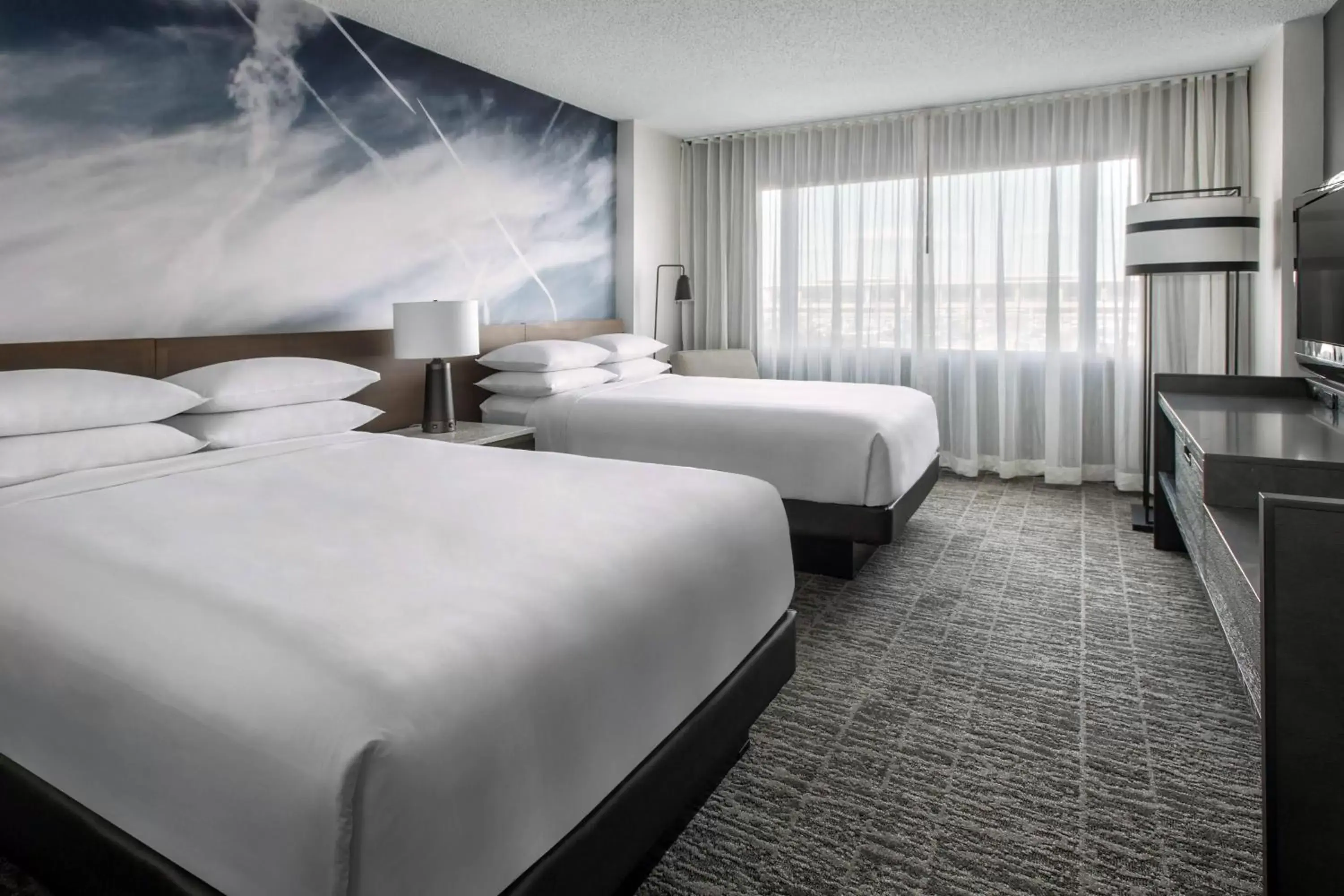 Photo of the whole room, Bed in Newark Liberty International Airport Marriott