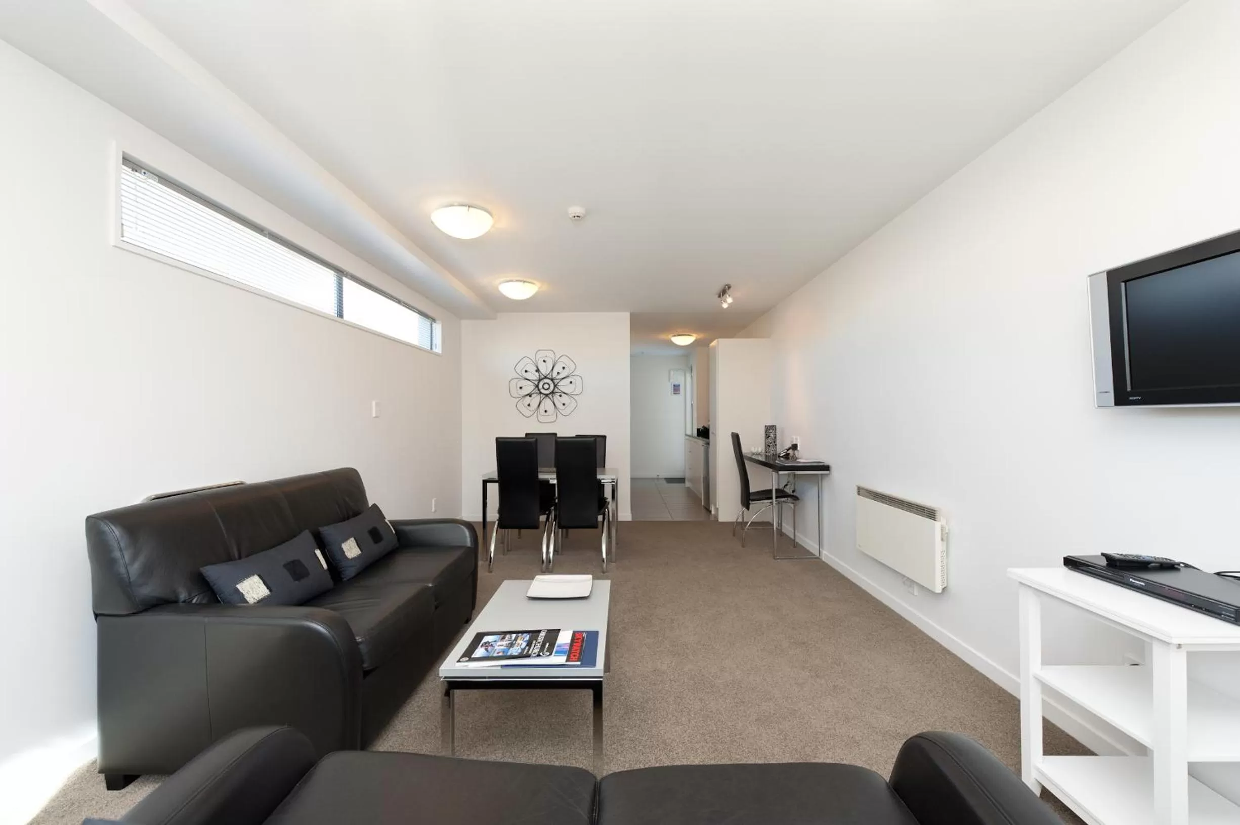 TV and multimedia in Bellano Motel Suites