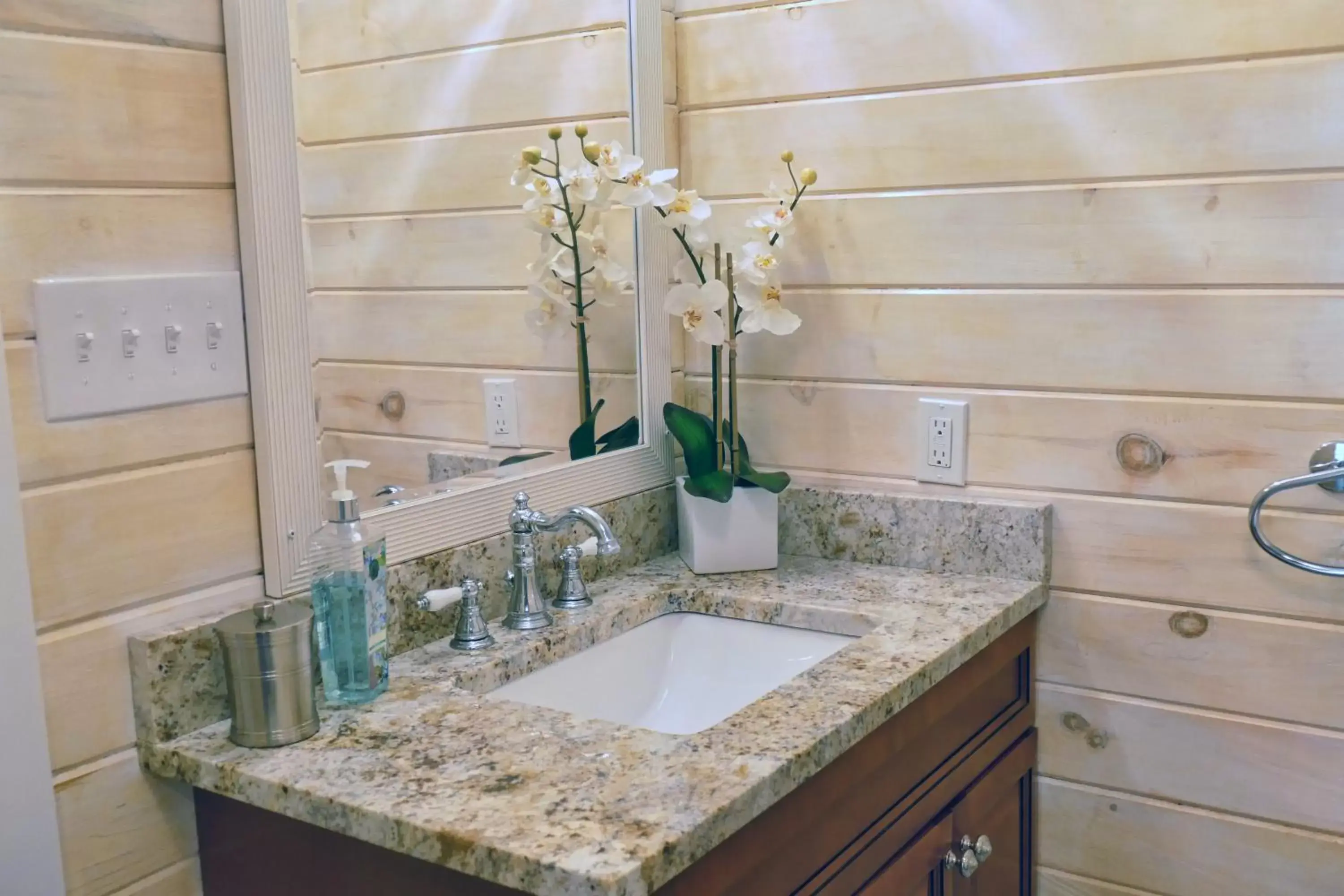 Bathroom in Beachview Inn and Spa