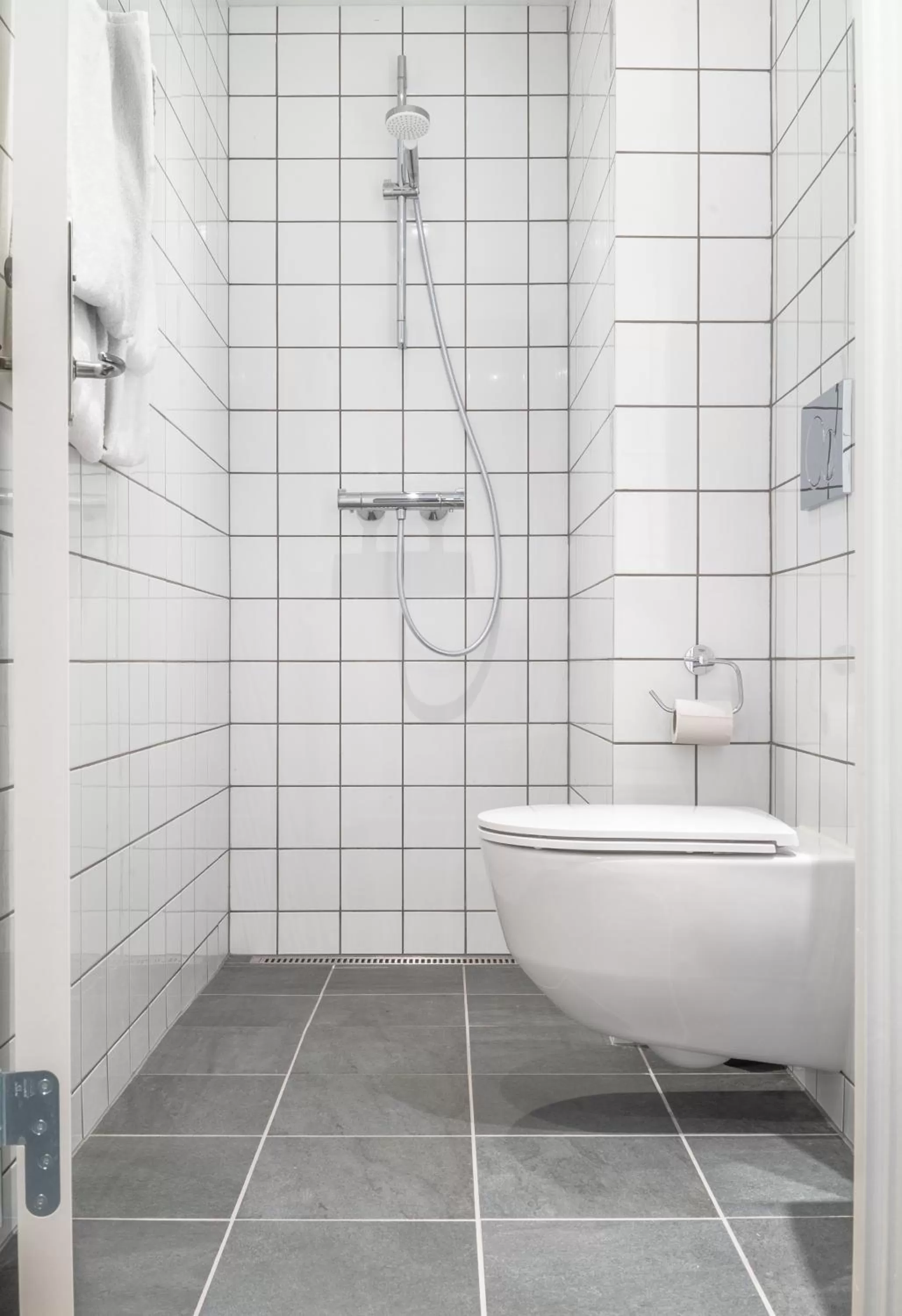 Shower in Copenhagen Go Hotel