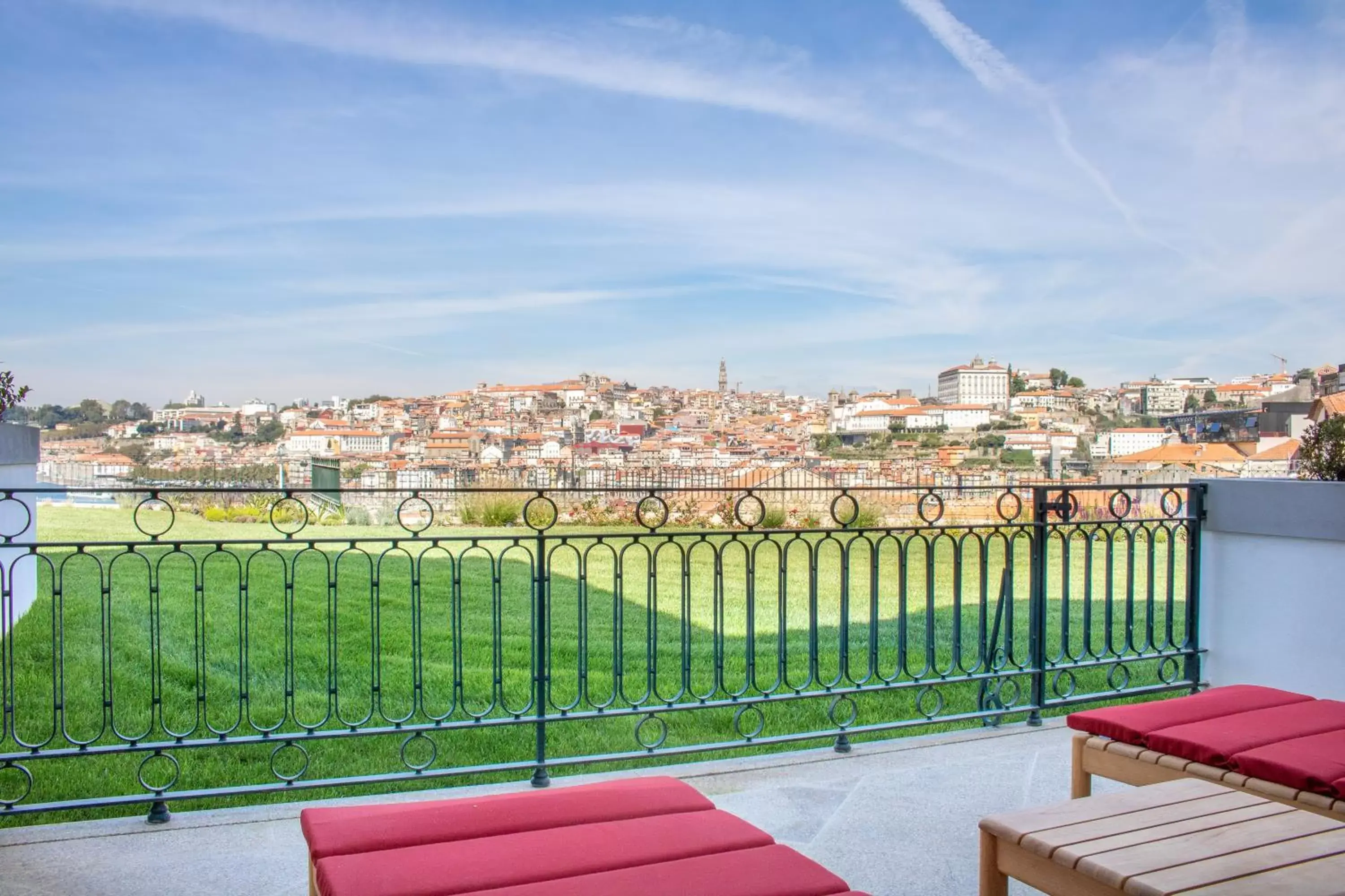 View (from property/room), Balcony/Terrace in The Yeatman