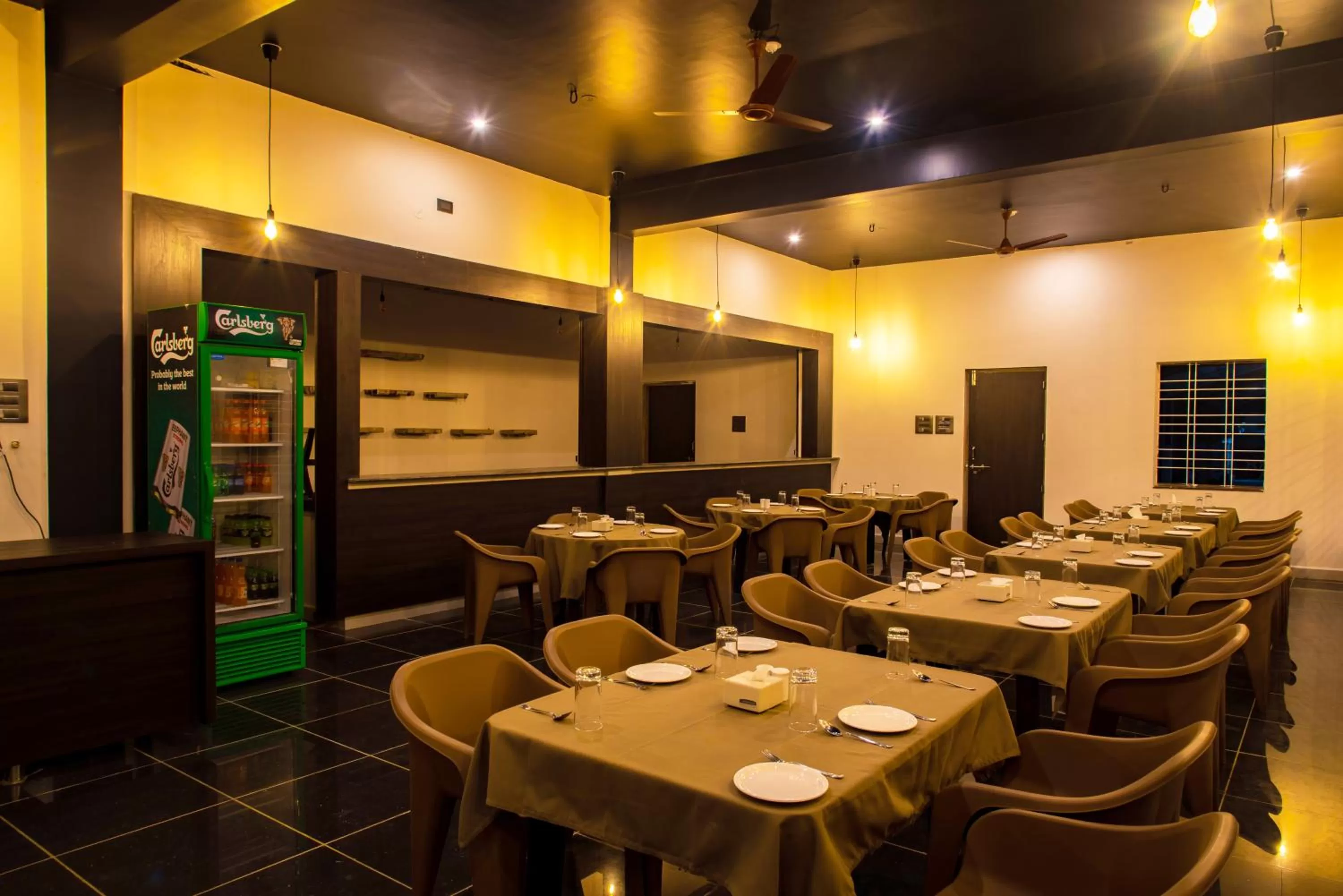 Restaurant/places to eat in Shreeyog Resort Dandeli
