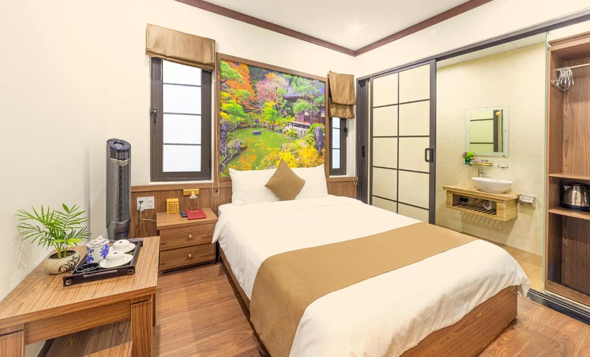 Superior Double Room in Khai Ngoc Hotel Superior Double Room in Khai Ngoc Hotel