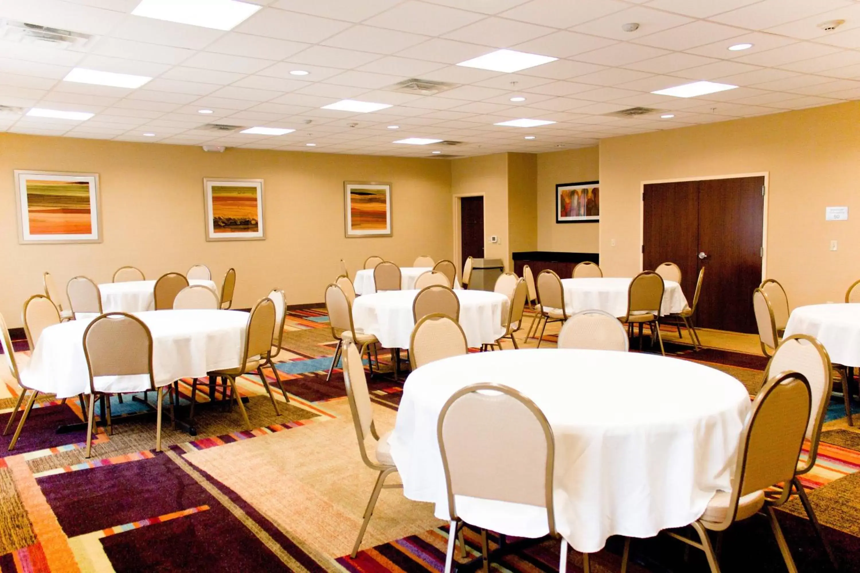 Meeting/conference room in Fairfield Inn and Suites Hutchinson