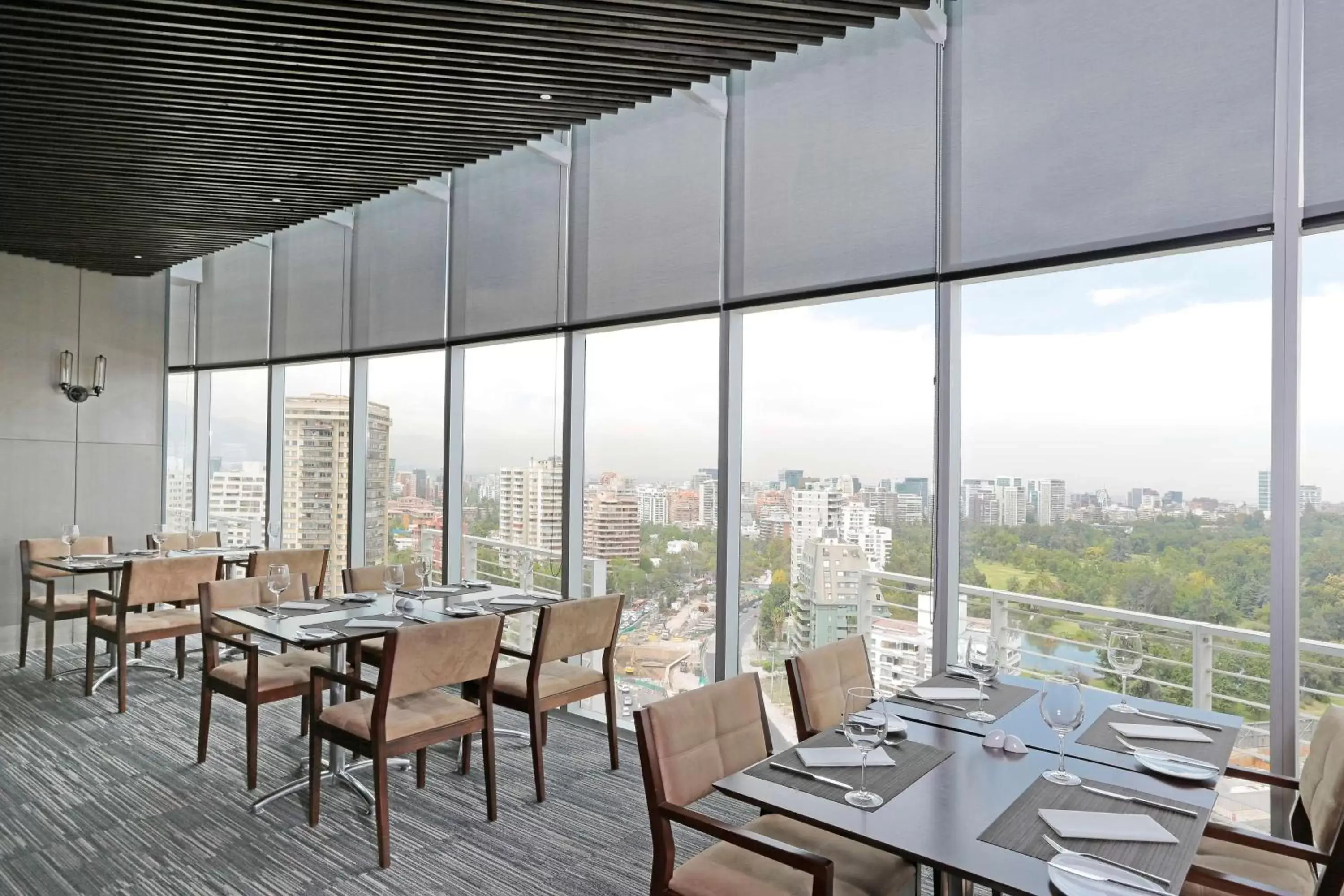 Restaurant/Places to Eat in DoubleTree by Hilton Santiago Kennedy, Chile