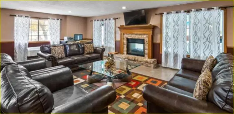 Seating Area in Best Western Dodgeville Inn & Suites