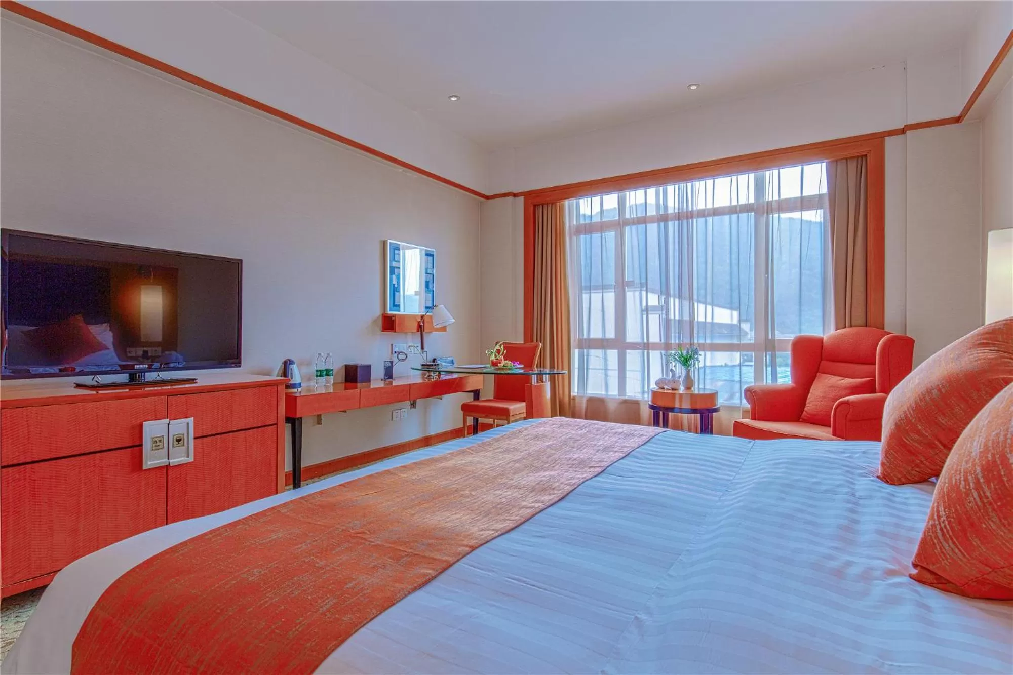 Bedroom, Bed in Pullman Zhangjiajie Hotel