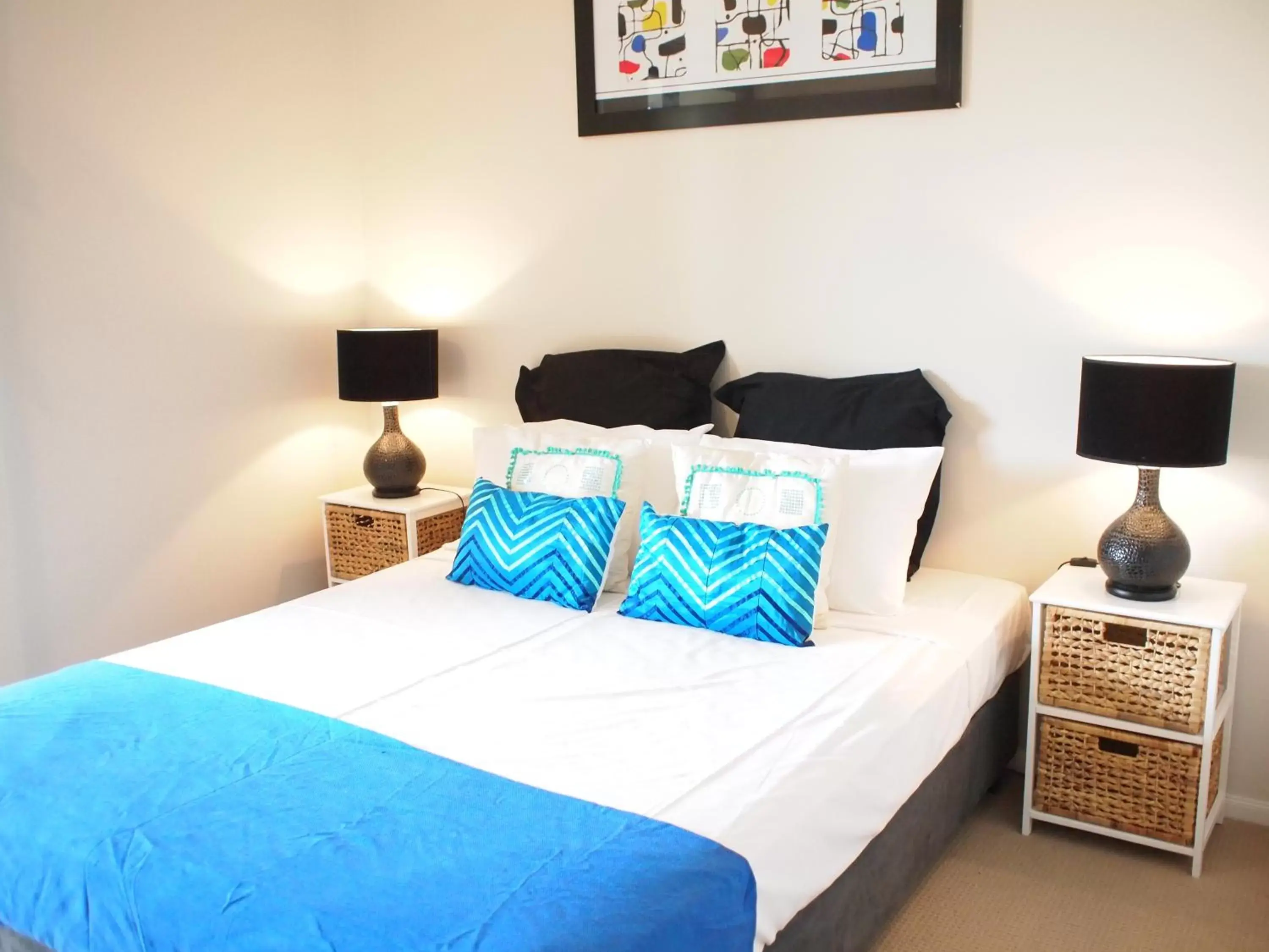 Bedroom, Bed in Edge Apartments Cairns