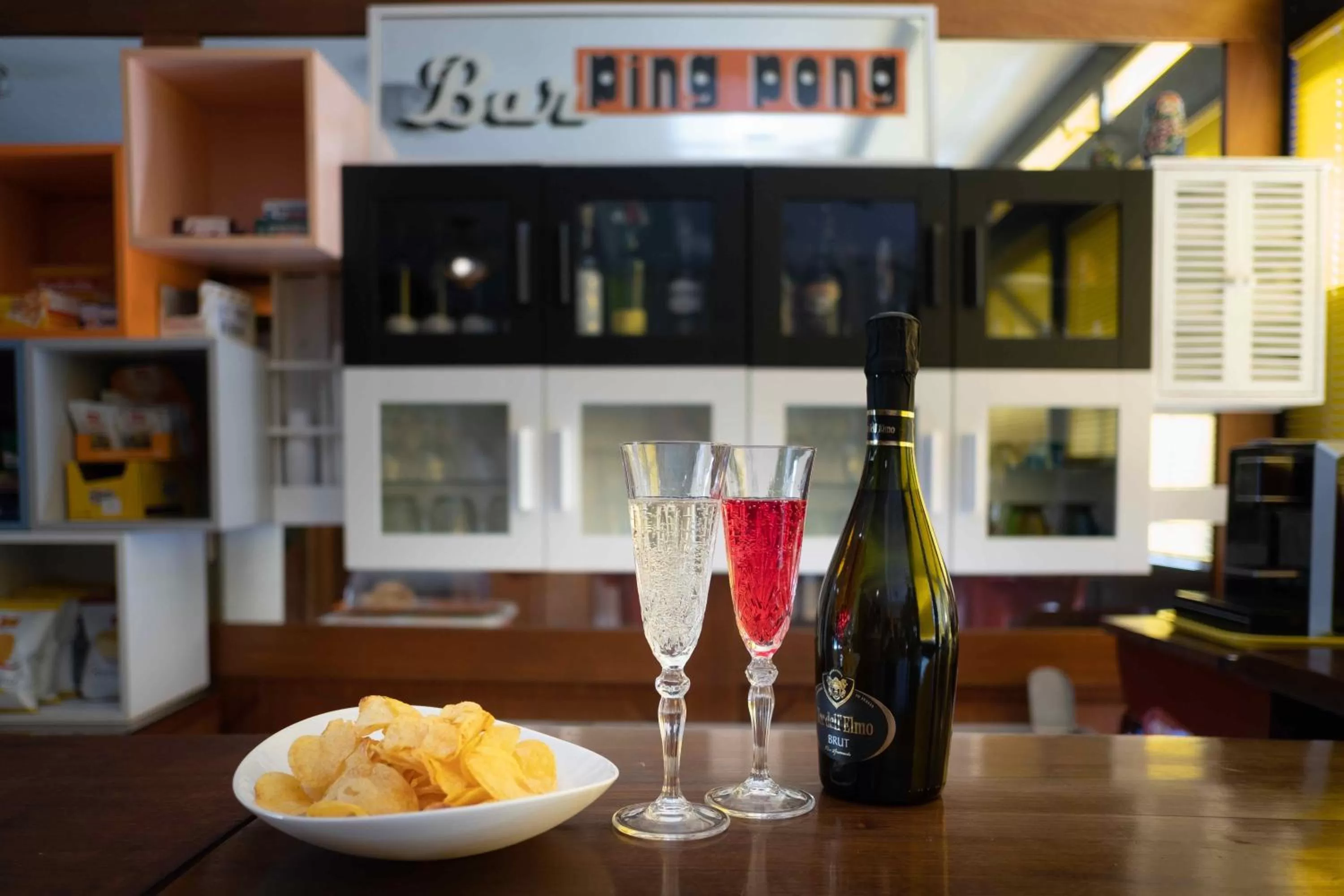 Food and drinks in Hotel Ping Pong