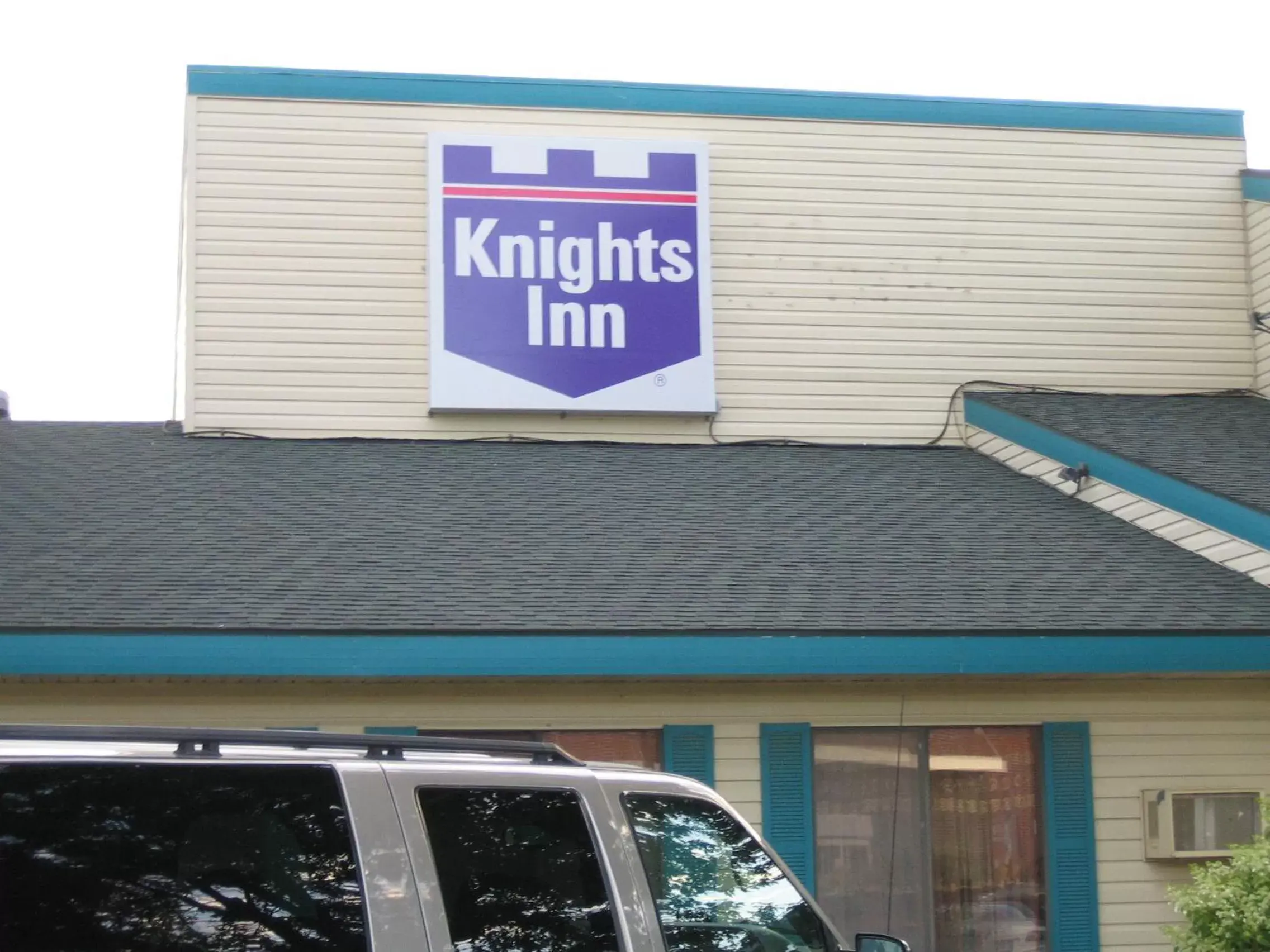 Facade/entrance, Property Building in Knights Inn Litchfield
