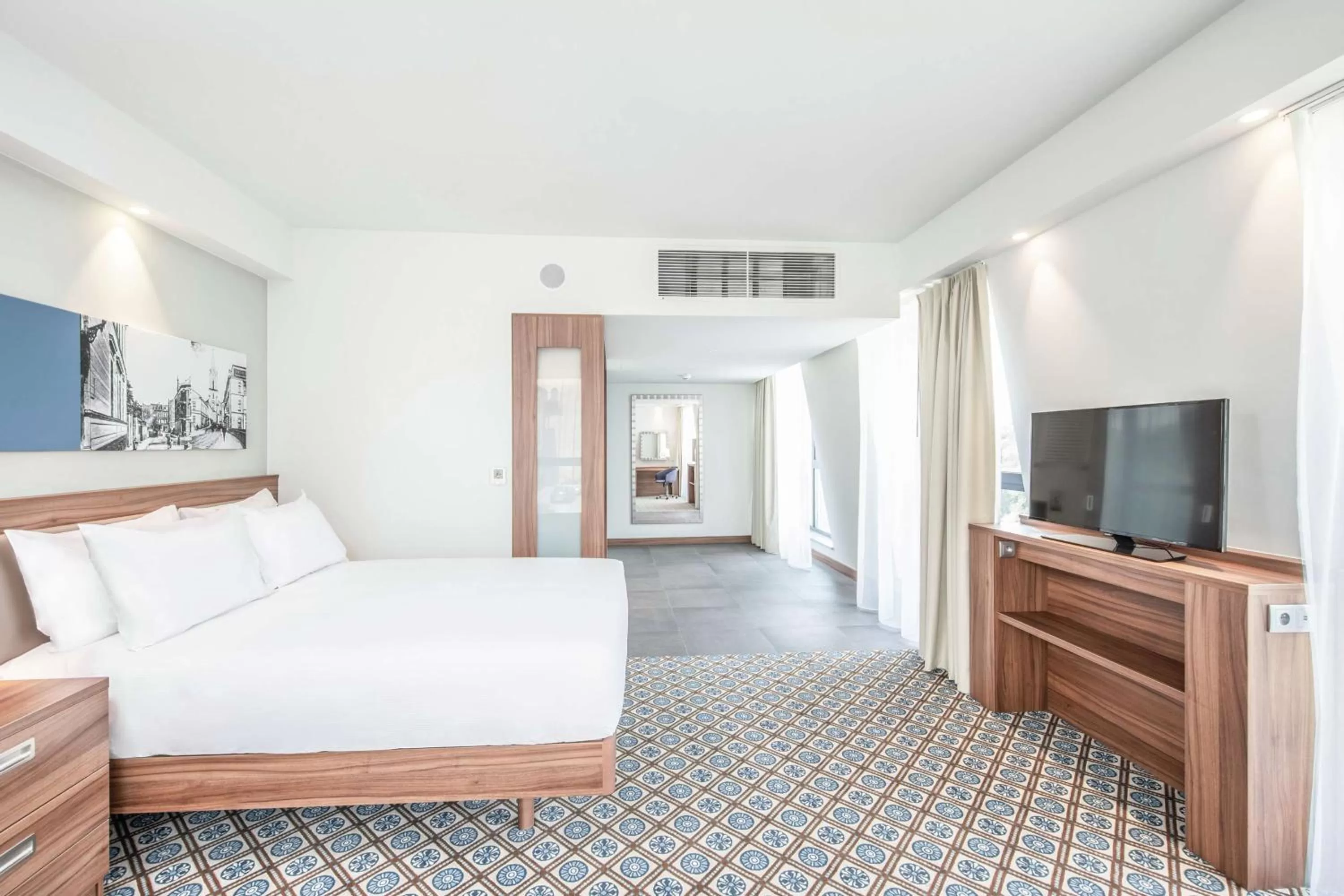 Bed in Hampton by Hilton Oswiecim