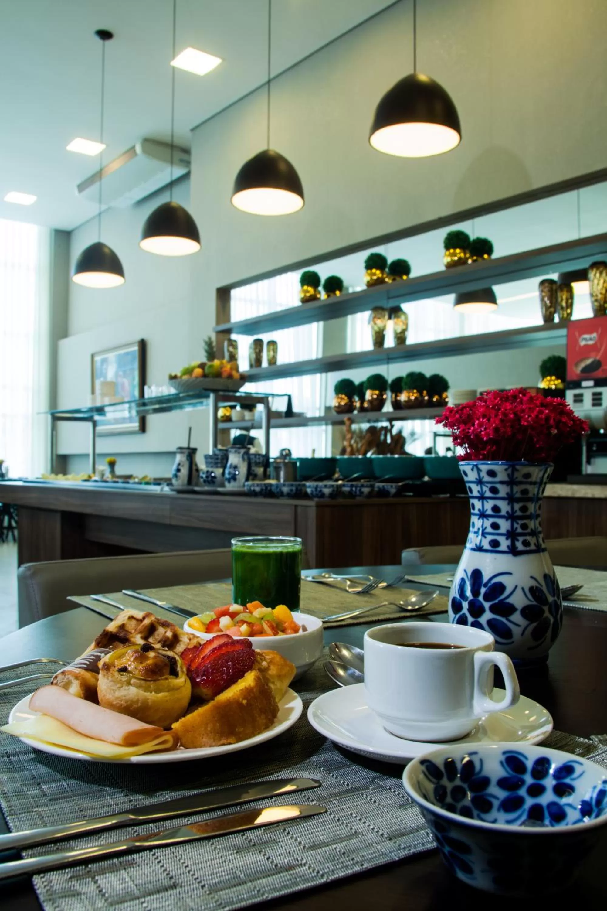 Restaurant/places to eat in BH Raja Hotel