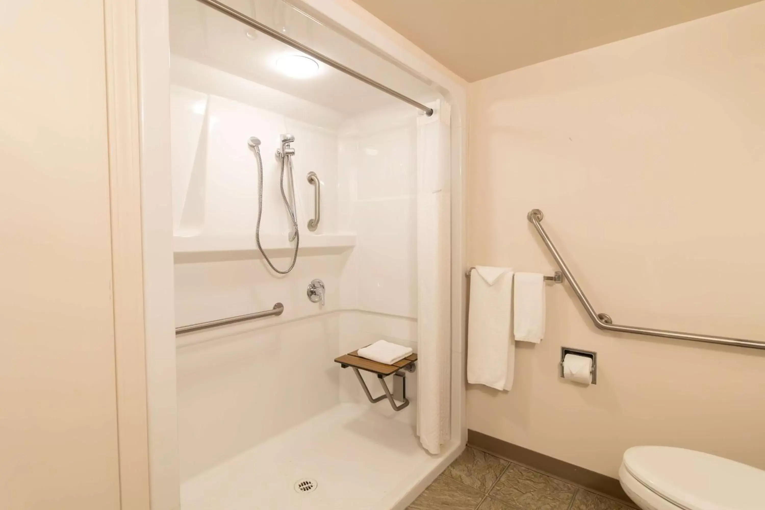 Photo of the whole room in Super 8 by Wyndham Prince George Photo of the whole room in Super 8 by Wyndham Prince George