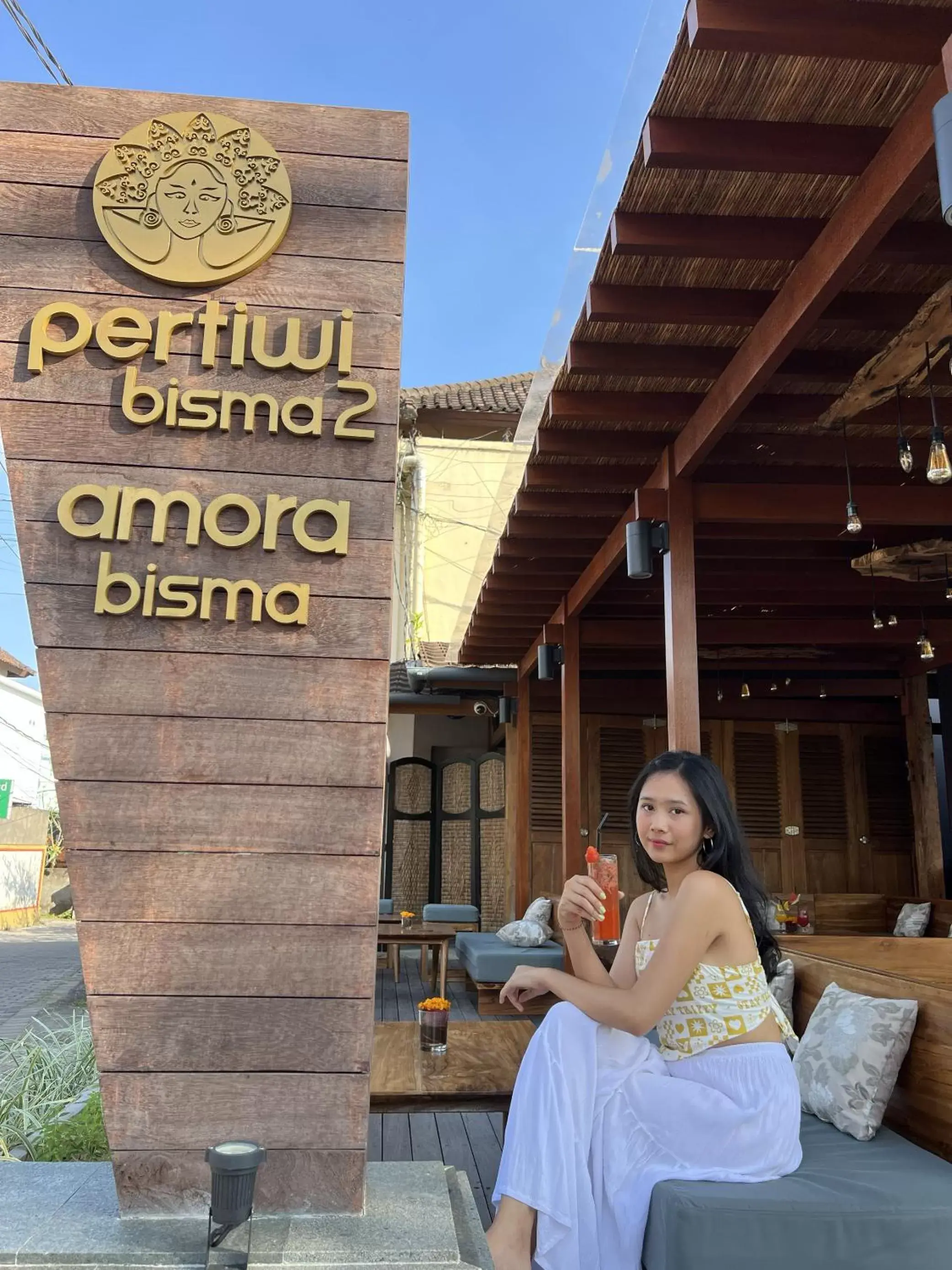 Restaurant/places to eat in Pertiwi Bisma 2