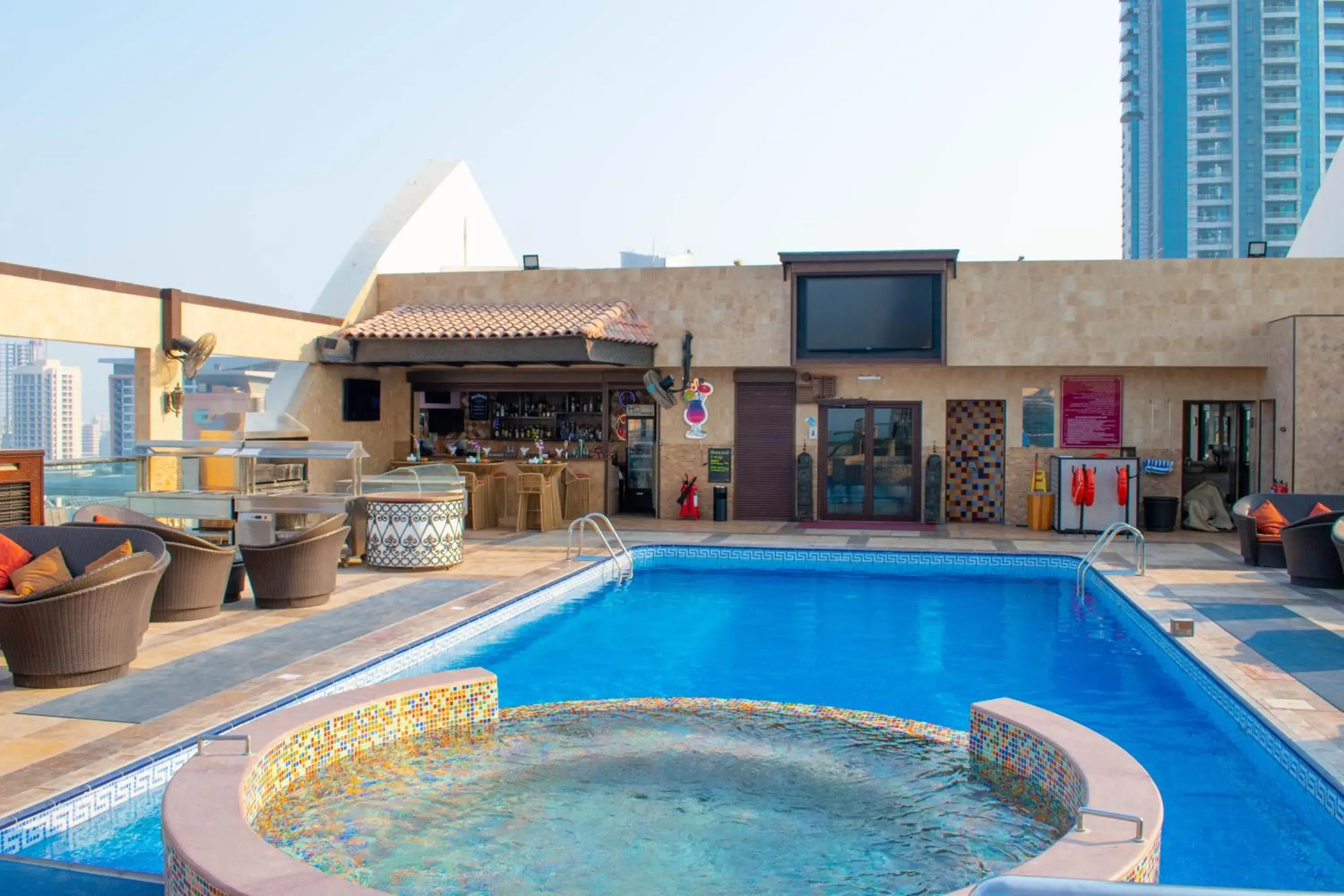 Swimming pool in Elite Grande Hotel