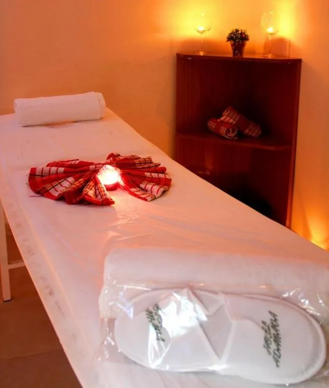 Darts, Bed in Adanava Hotel