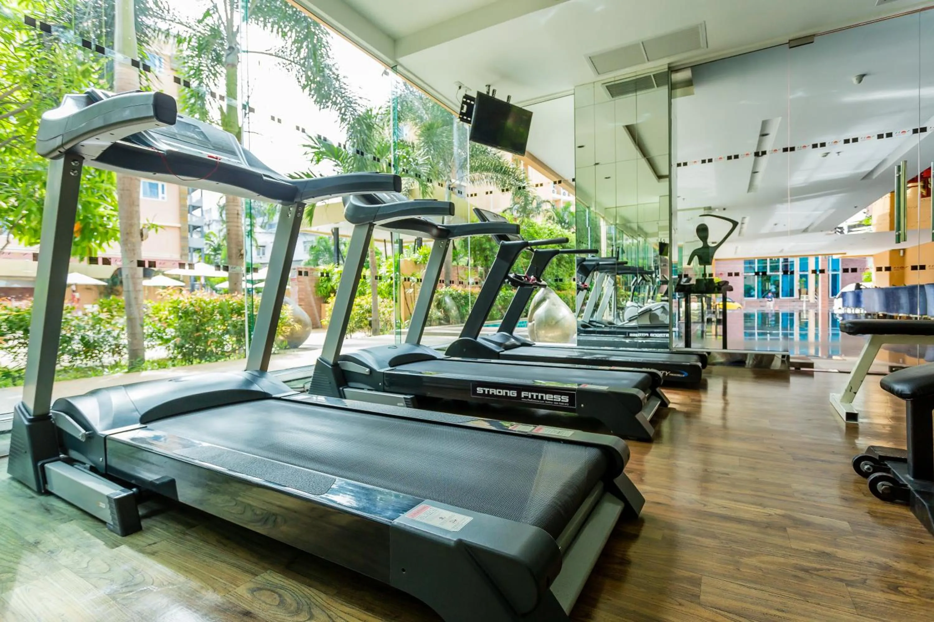 Fitness centre/facilities in Nova Platinum Hotel