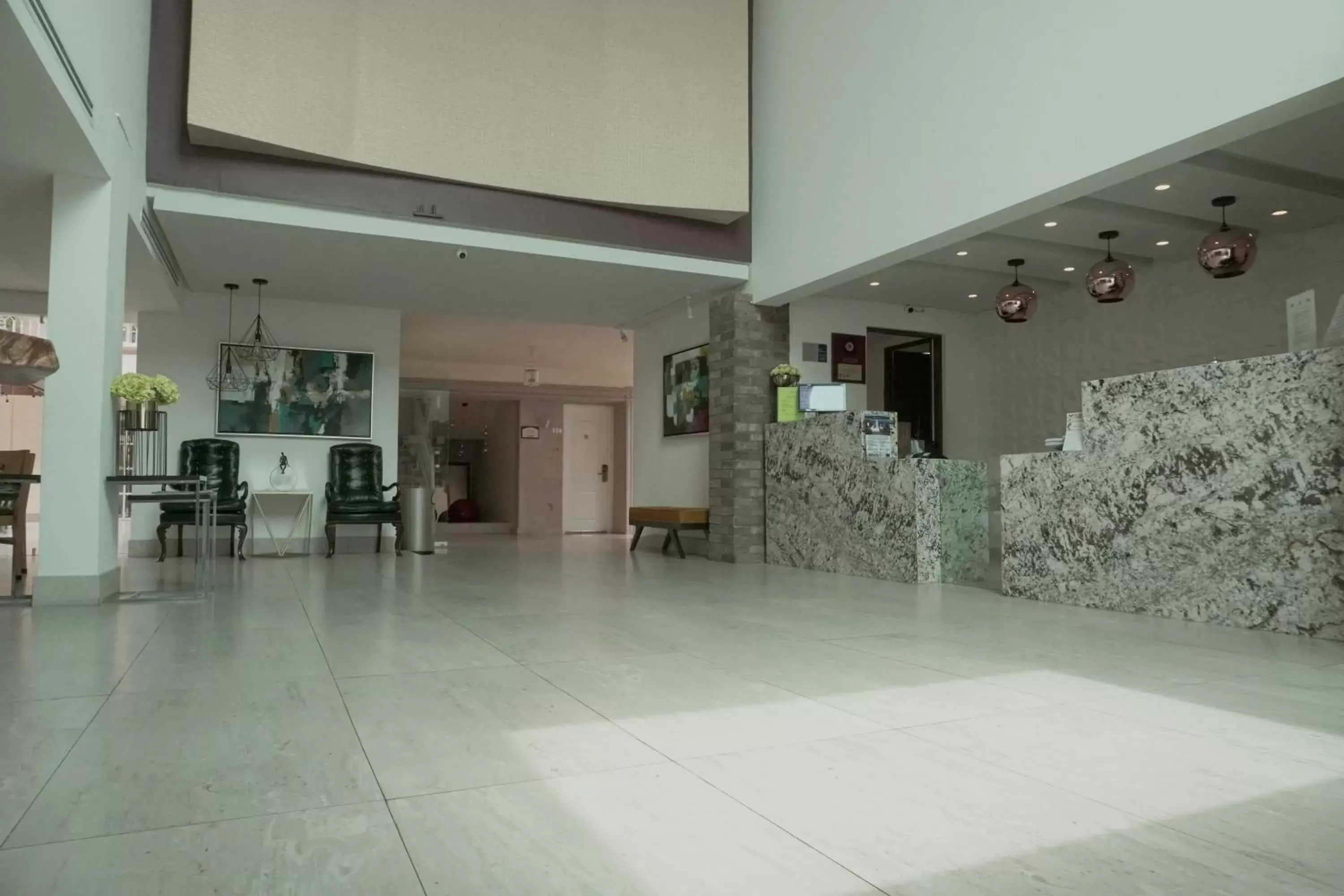 Lobby or reception in Best Western PLUS Monterrey Colón