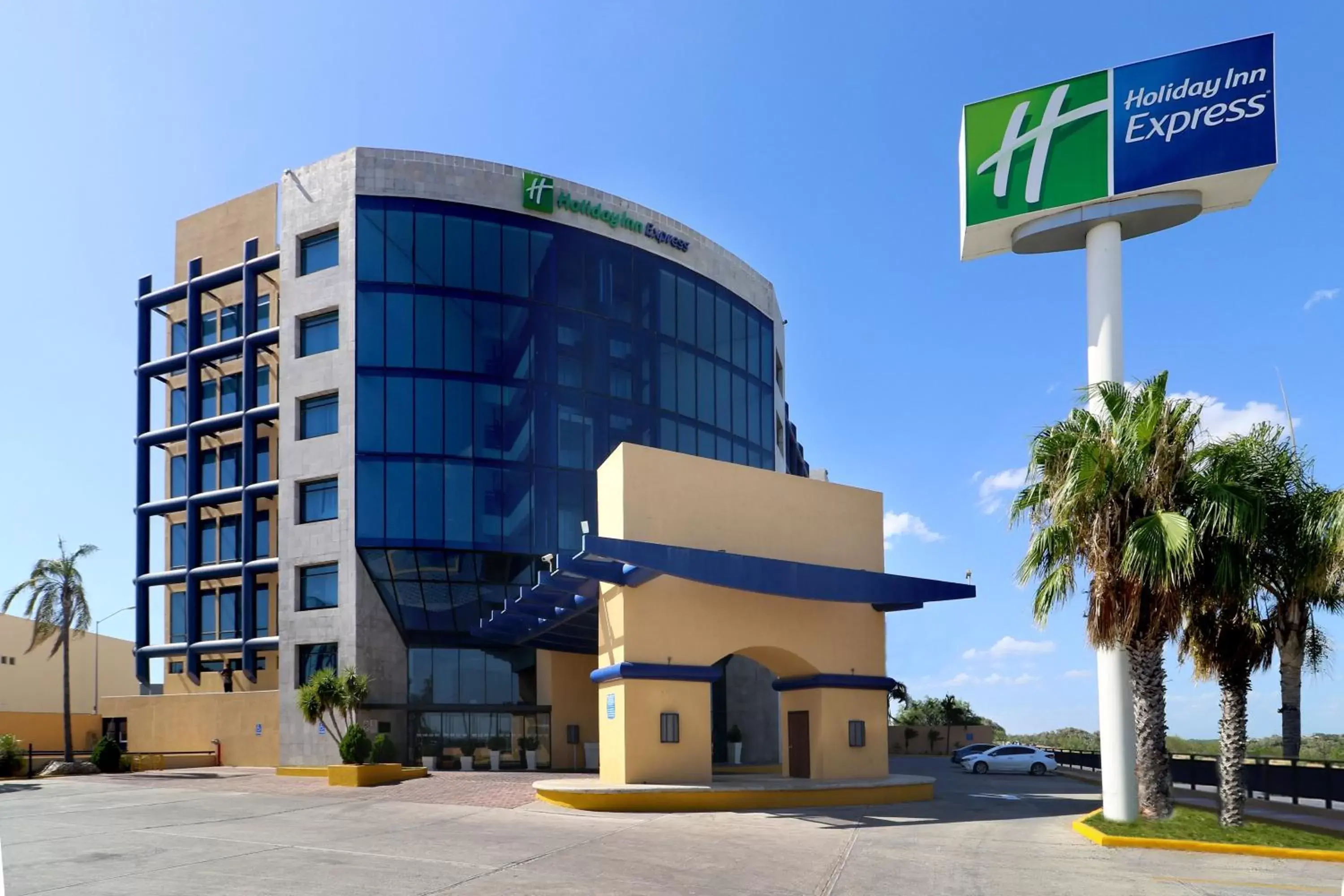 Property Building in Holiday Inn Express Nuevo Laredo, an IHG Hotel