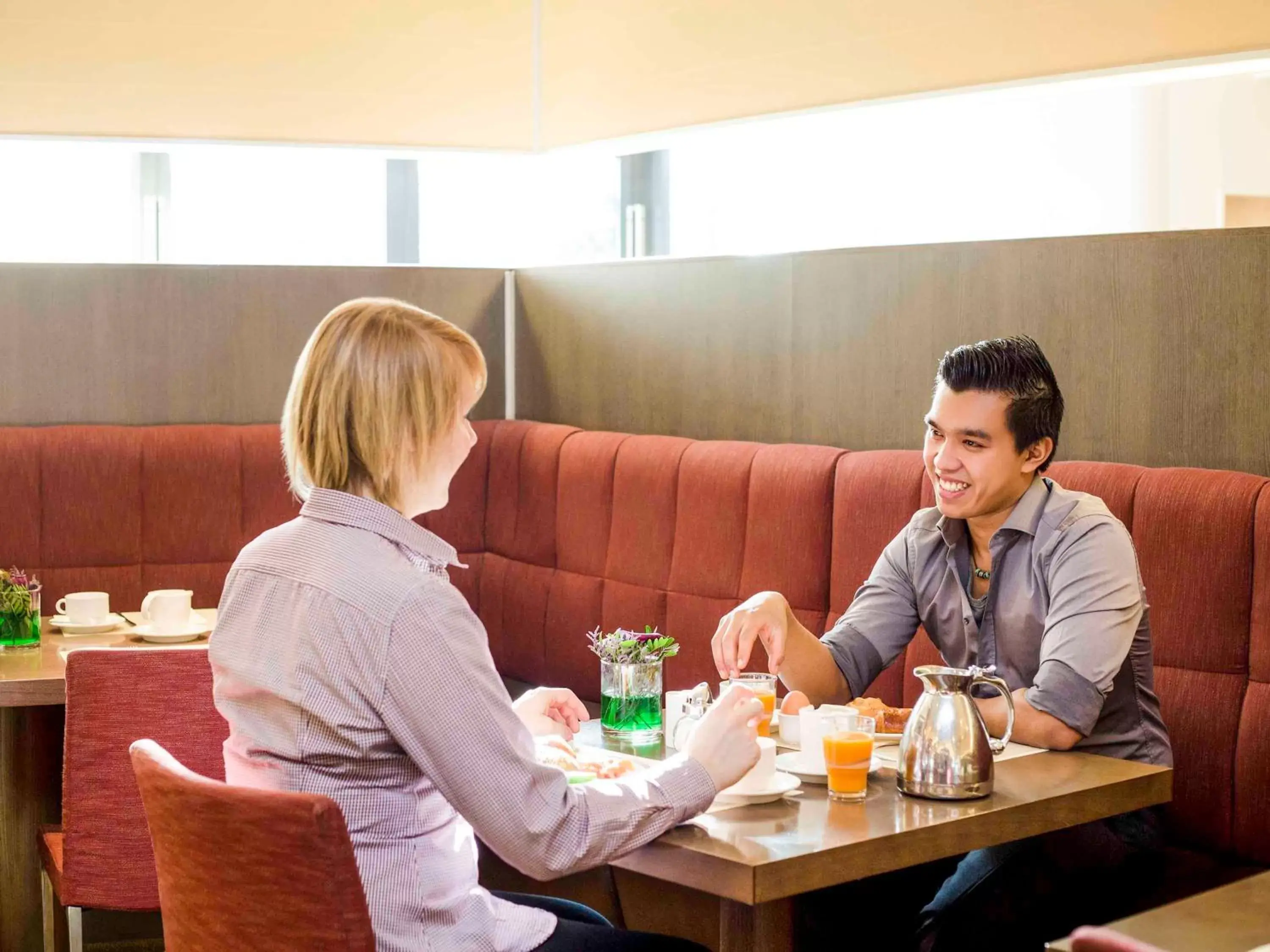 Restaurant/places to eat in Novotel Aachen City