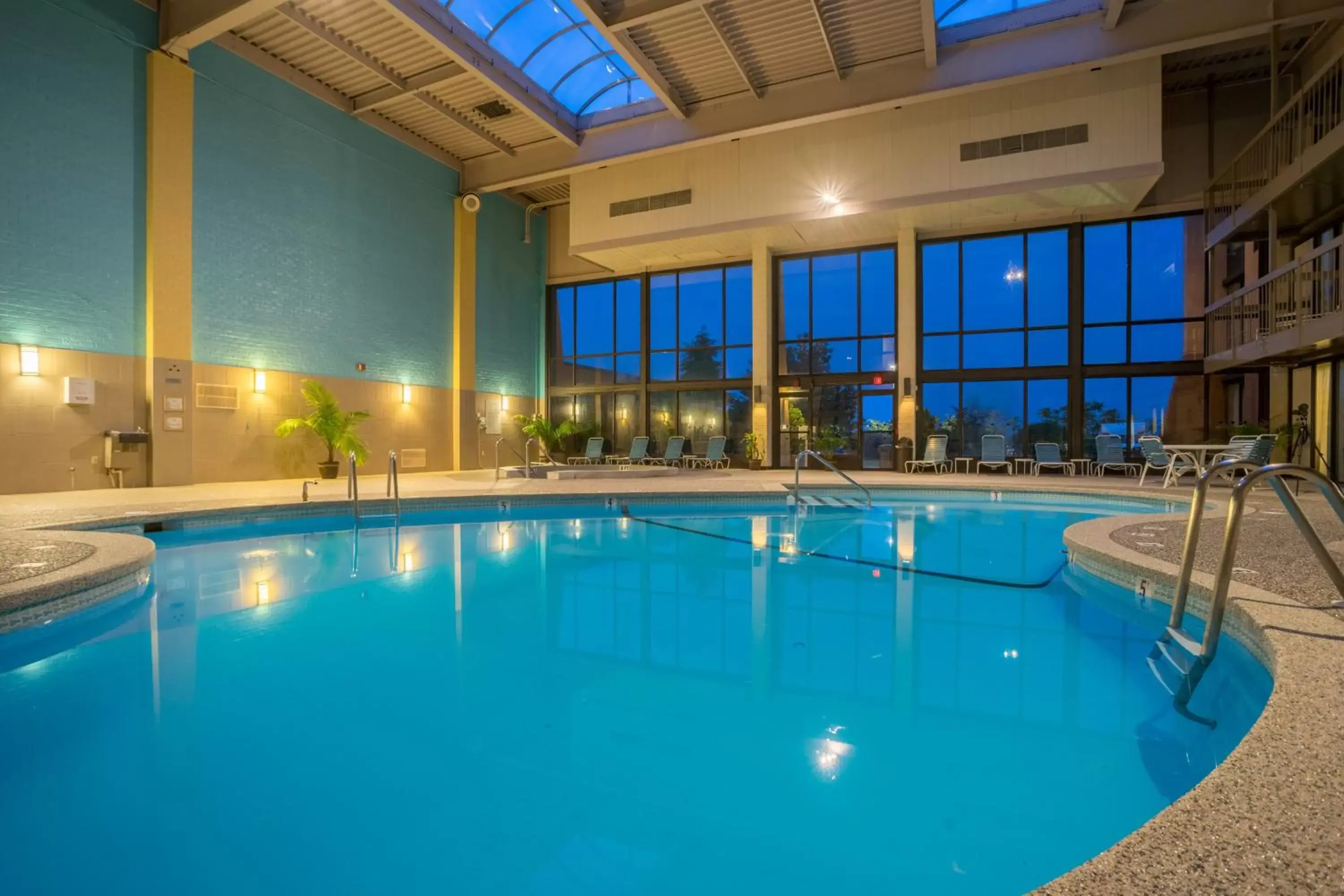 Swimming Pool in Holiday Inn Harrisburg I-81 Hershey Area, an IHG Hotel
