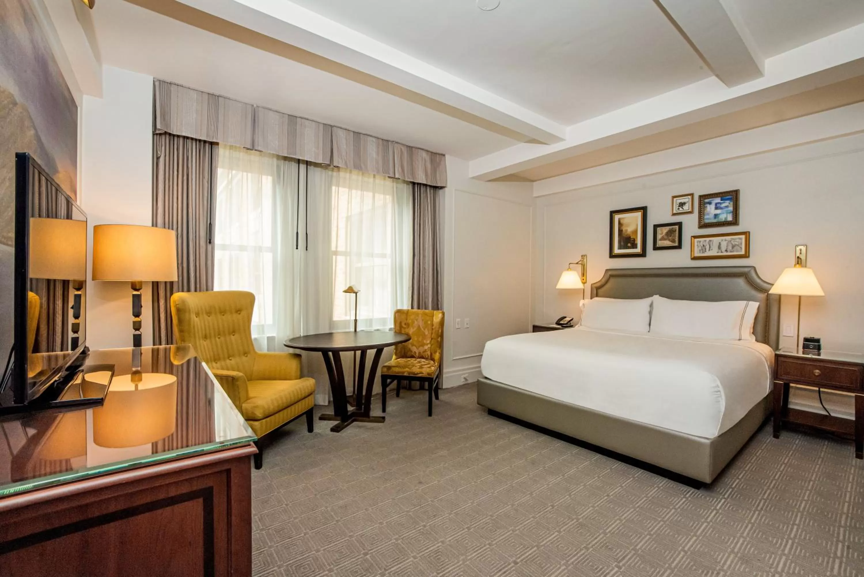 Photo of the whole room, Bed in InterContinental New York Barclay Hotel by IHG