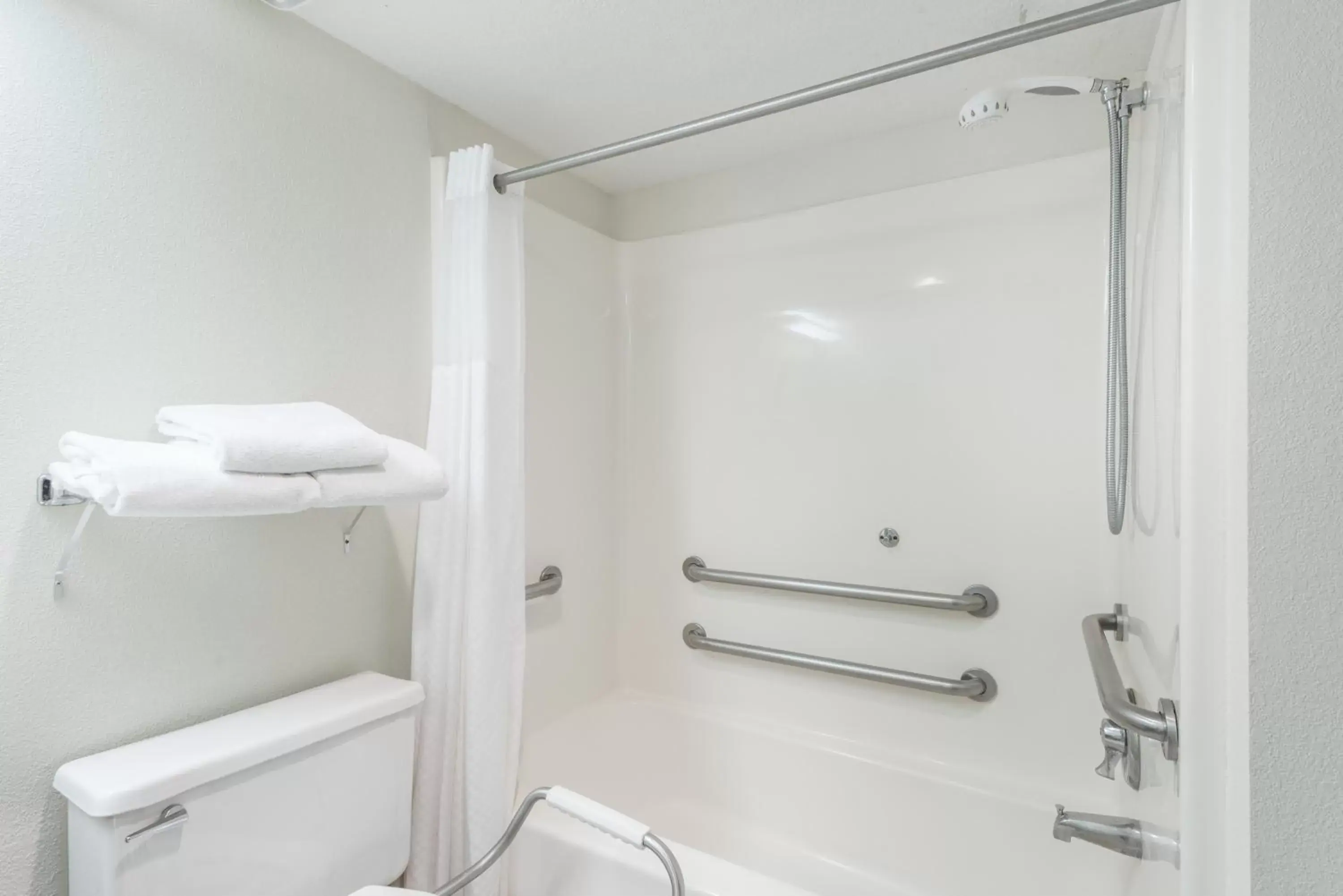 Shower, Bathroom in Baymont by Wyndham Osage Beach