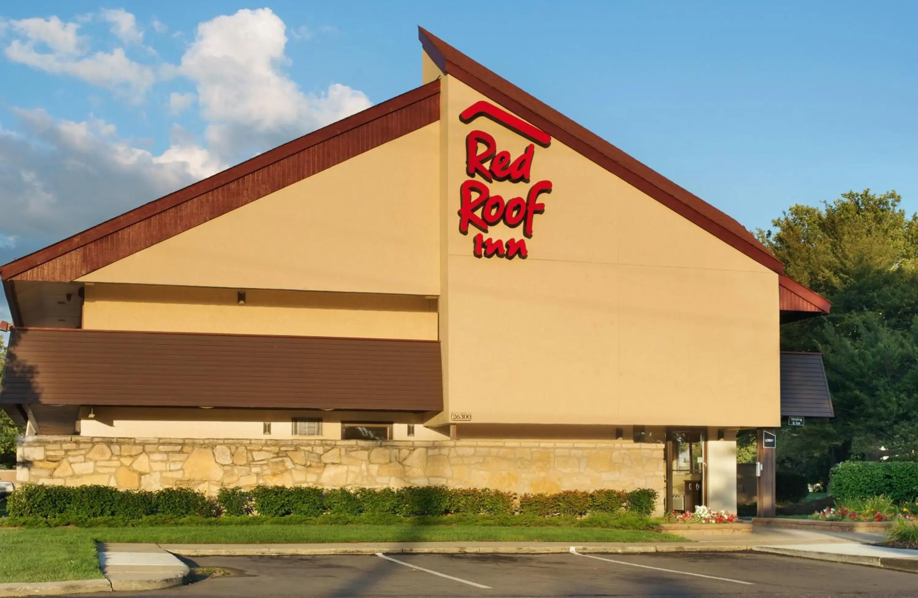 Property Building in Red Roof Inn Detroit - Warren