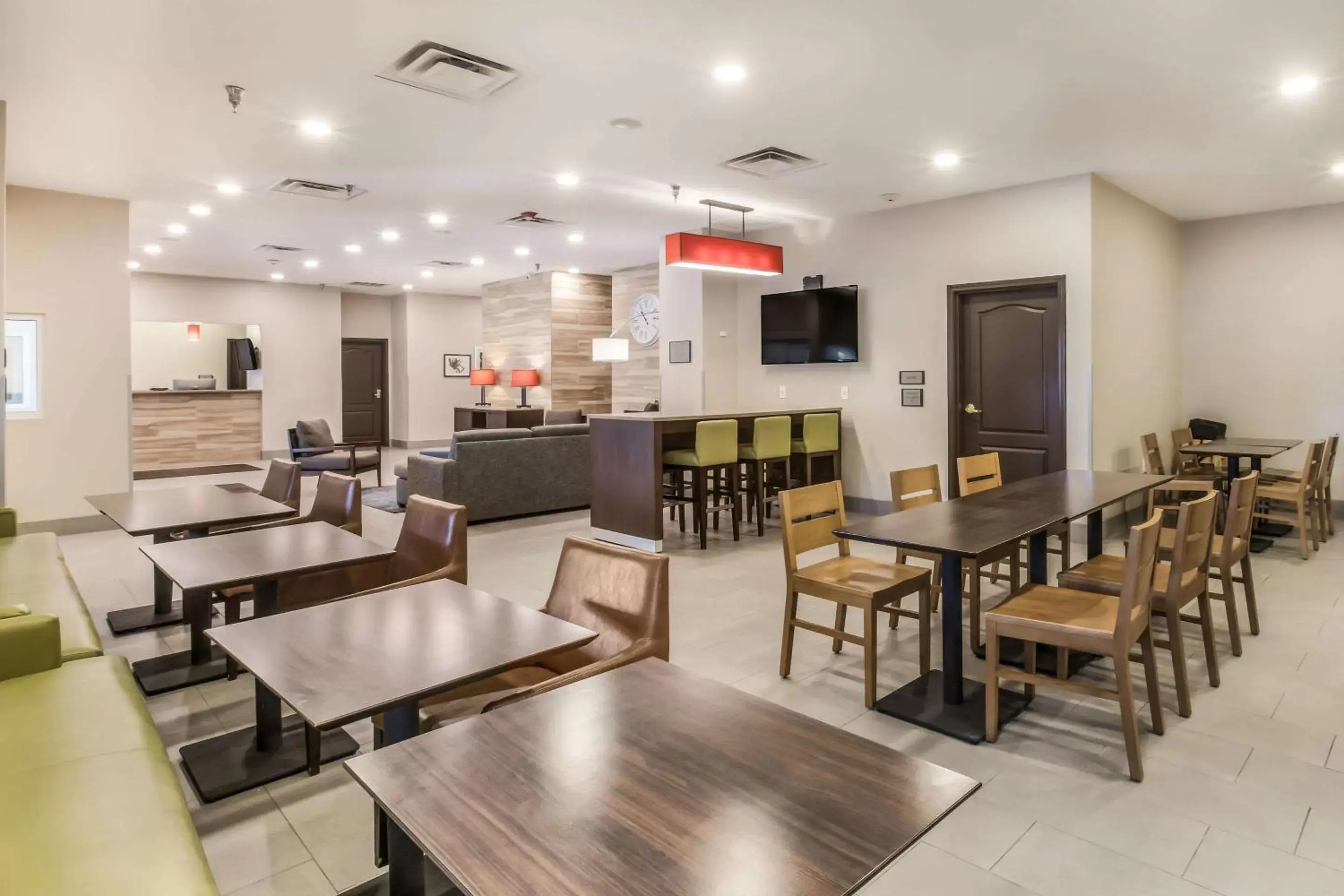 Restaurant/Places to Eat in Comfort Inn & Suites