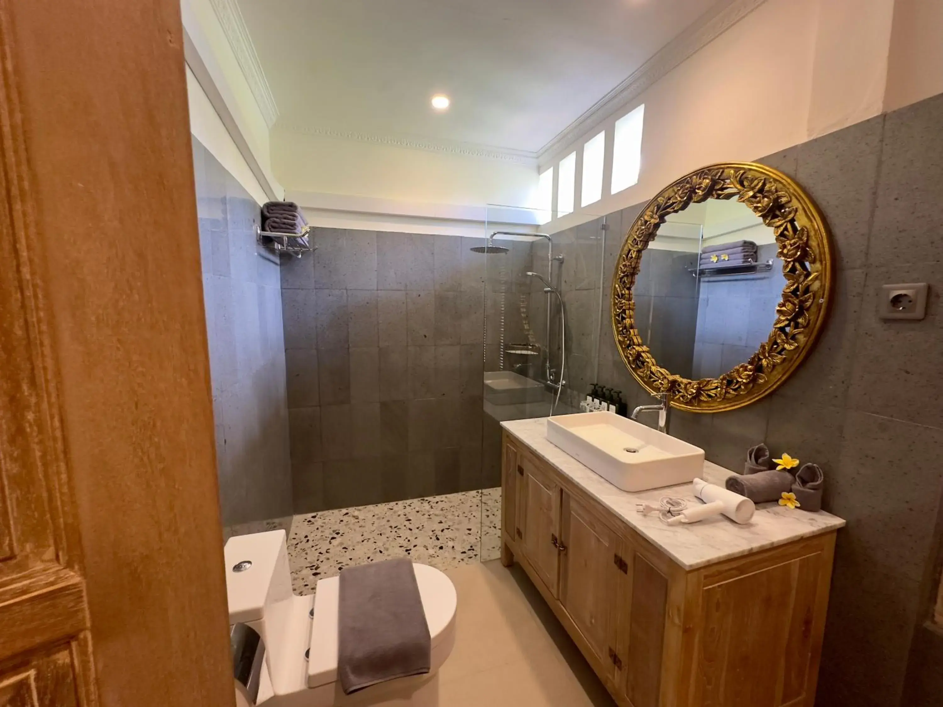 Bathroom in Honeymoon Guesthouse