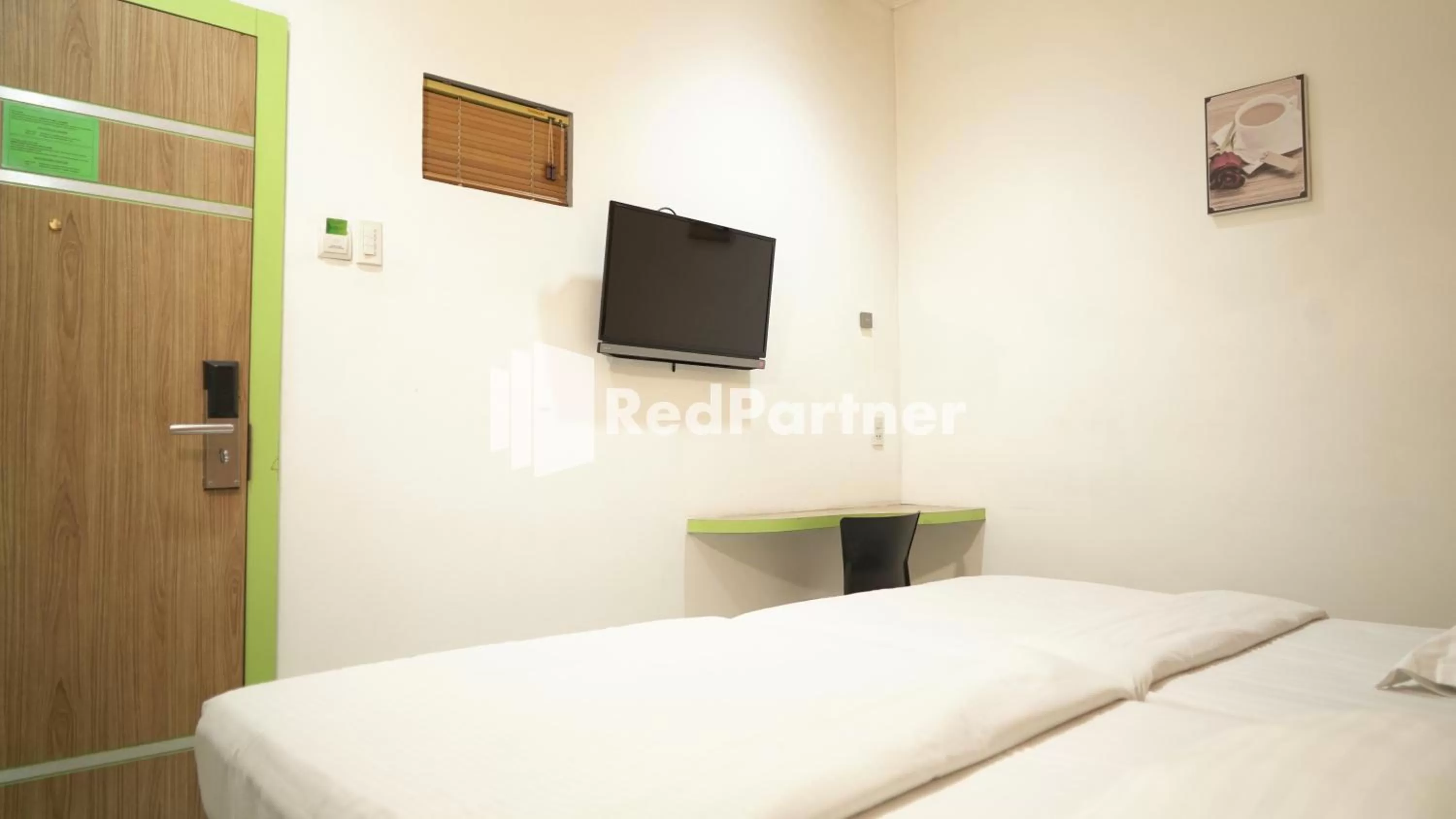 Bedroom, Bed in Wisma Sederhana Medan Mitra RedDoorz